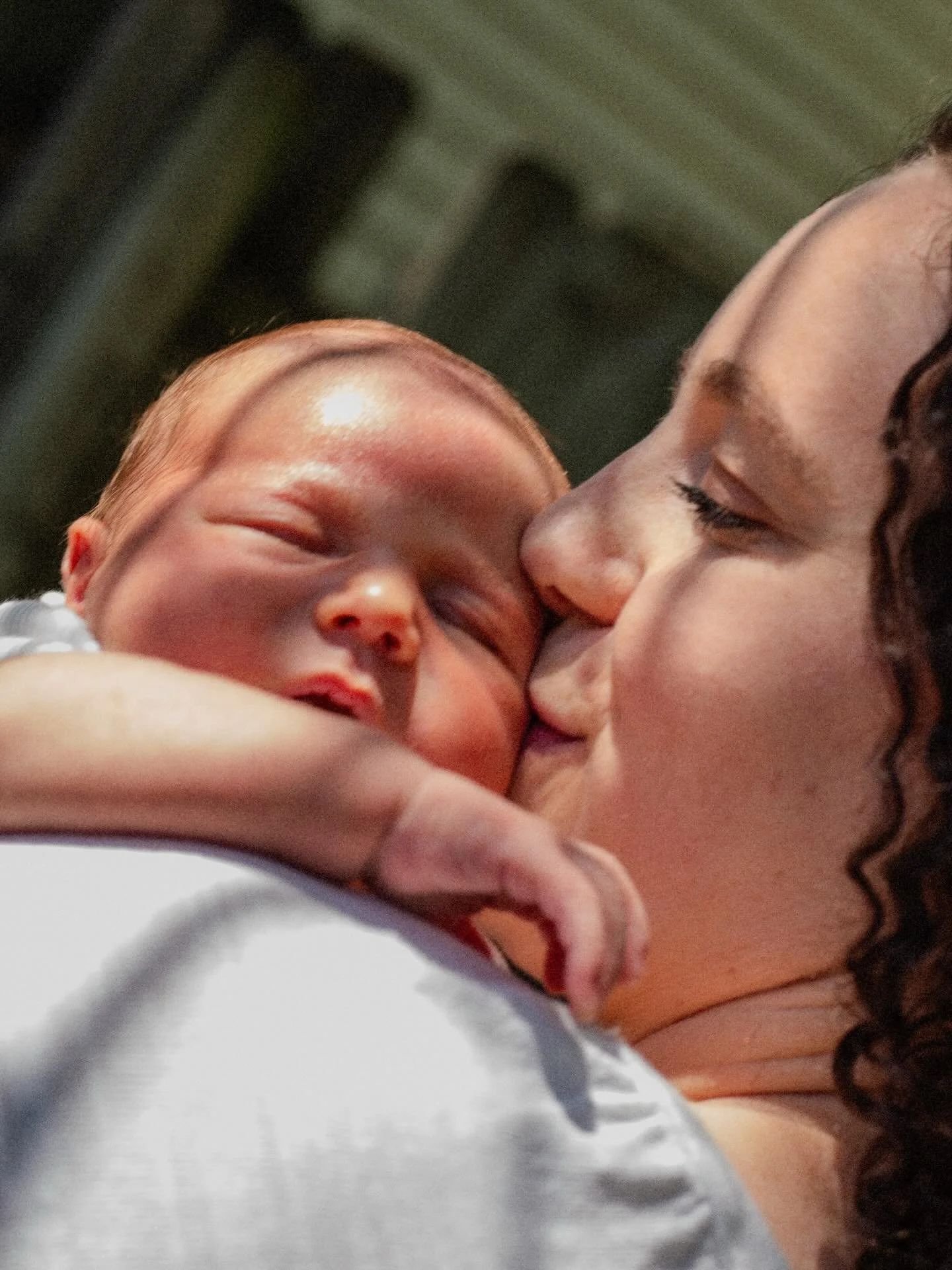 A beautiful sunny afternoon with Jameson and his sweet parents 🌞

#IndianapolisNewbornPhotography #carmelindiananewbornphotographer #IndyFamilyPhotos #IndianapolisBirthPhotographer
#carmelindianaphotographer