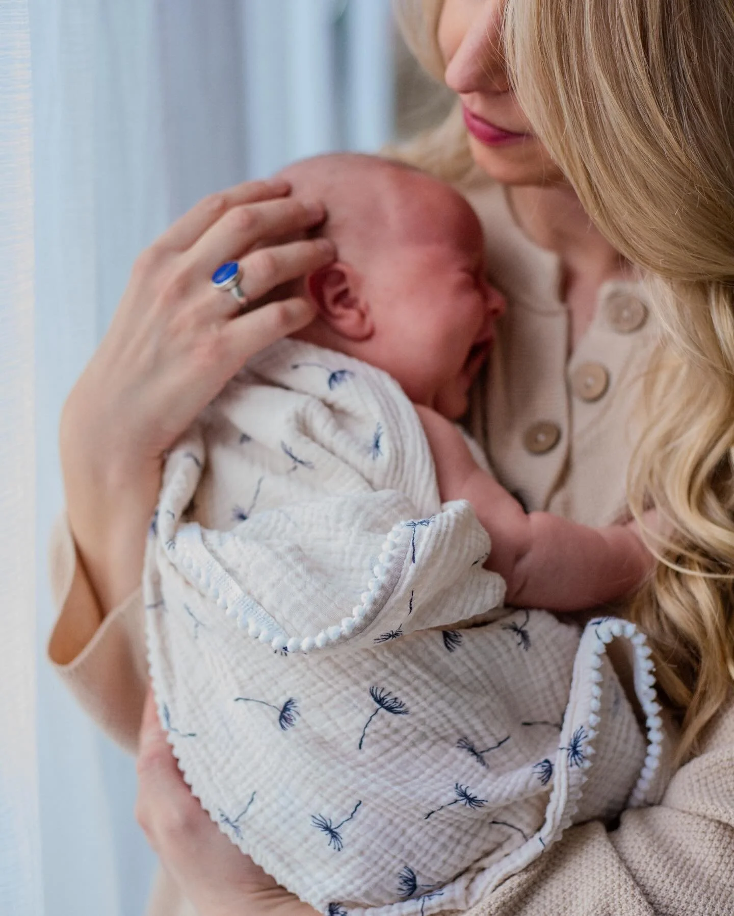 Baby June 🤍

#indianapolisnewbornphotographer #indianapolisfamilyphotographer #indianapolisbirthphotographer #carmelindianaphotographer #indianapolisbirthdoula
