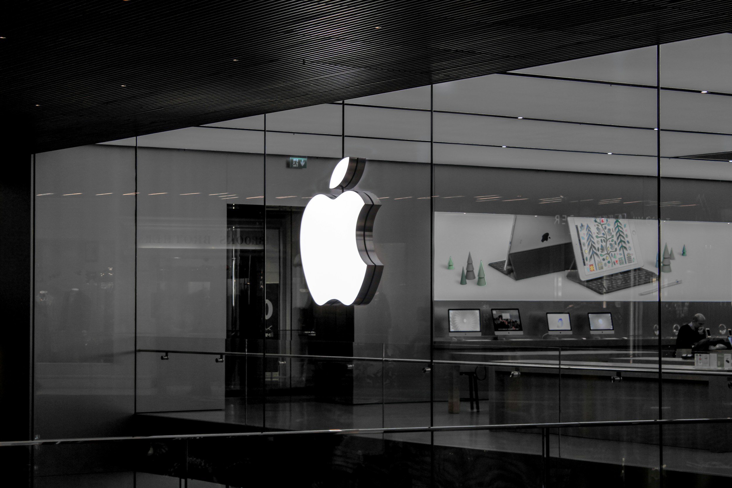 The Apple Store-ification of Bay Area Residential Architecture