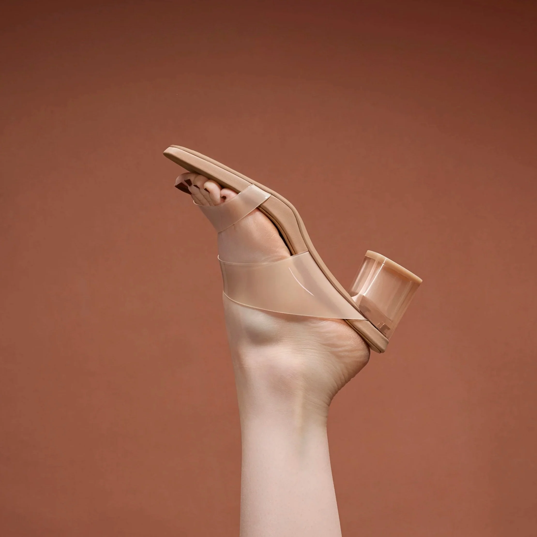 Illuminate_Heel_LtTan_onFig.jpg