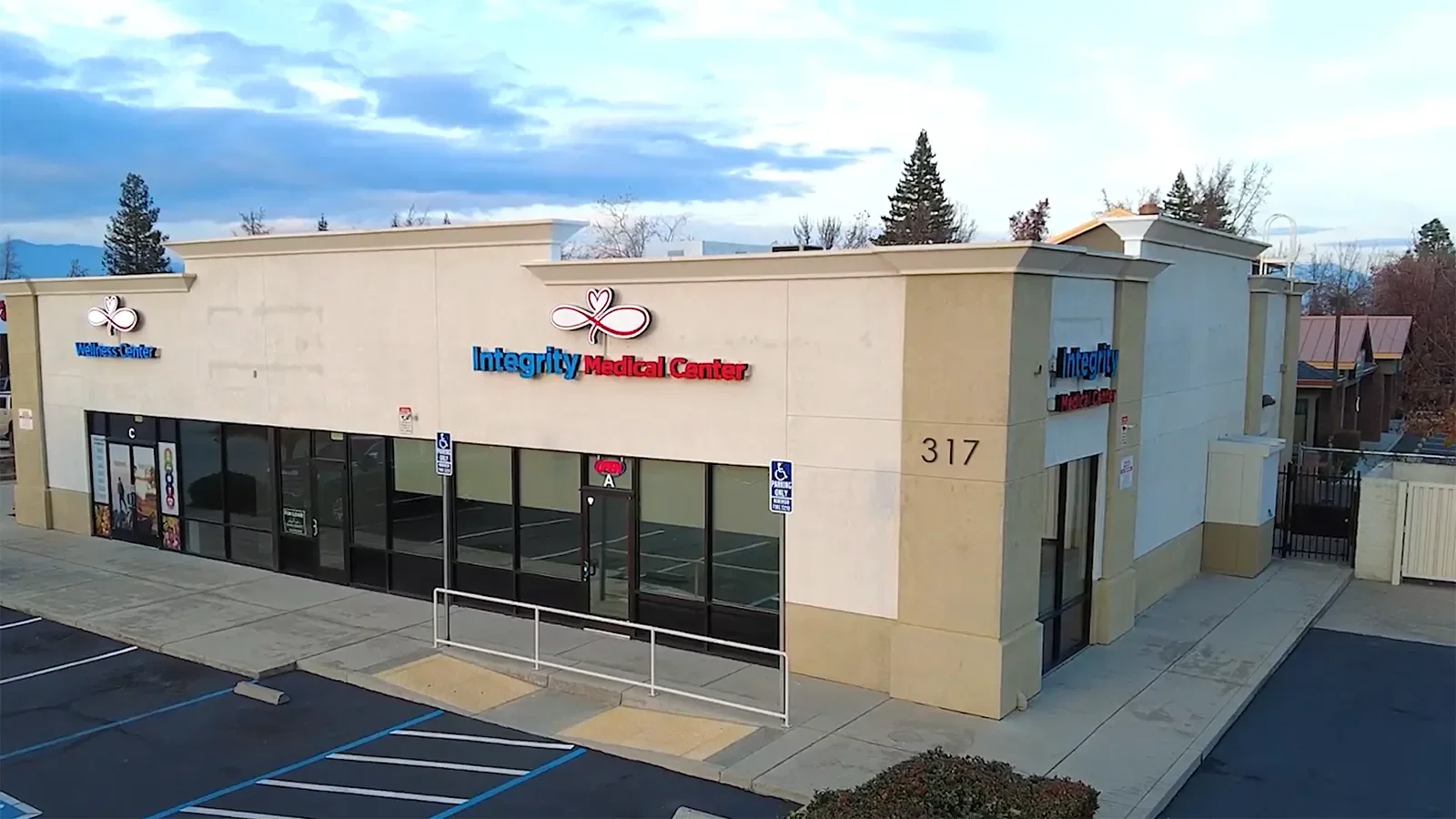 direct-primary-care-redding-ca-clinic-exterior.webp