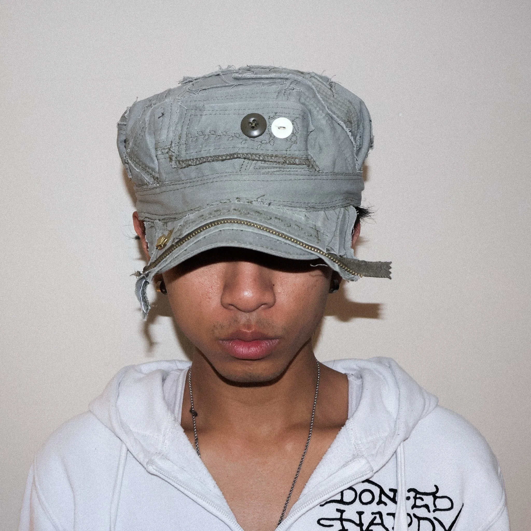 KINGZ1 - IVY RUIN (CONDUCTOR HAT)