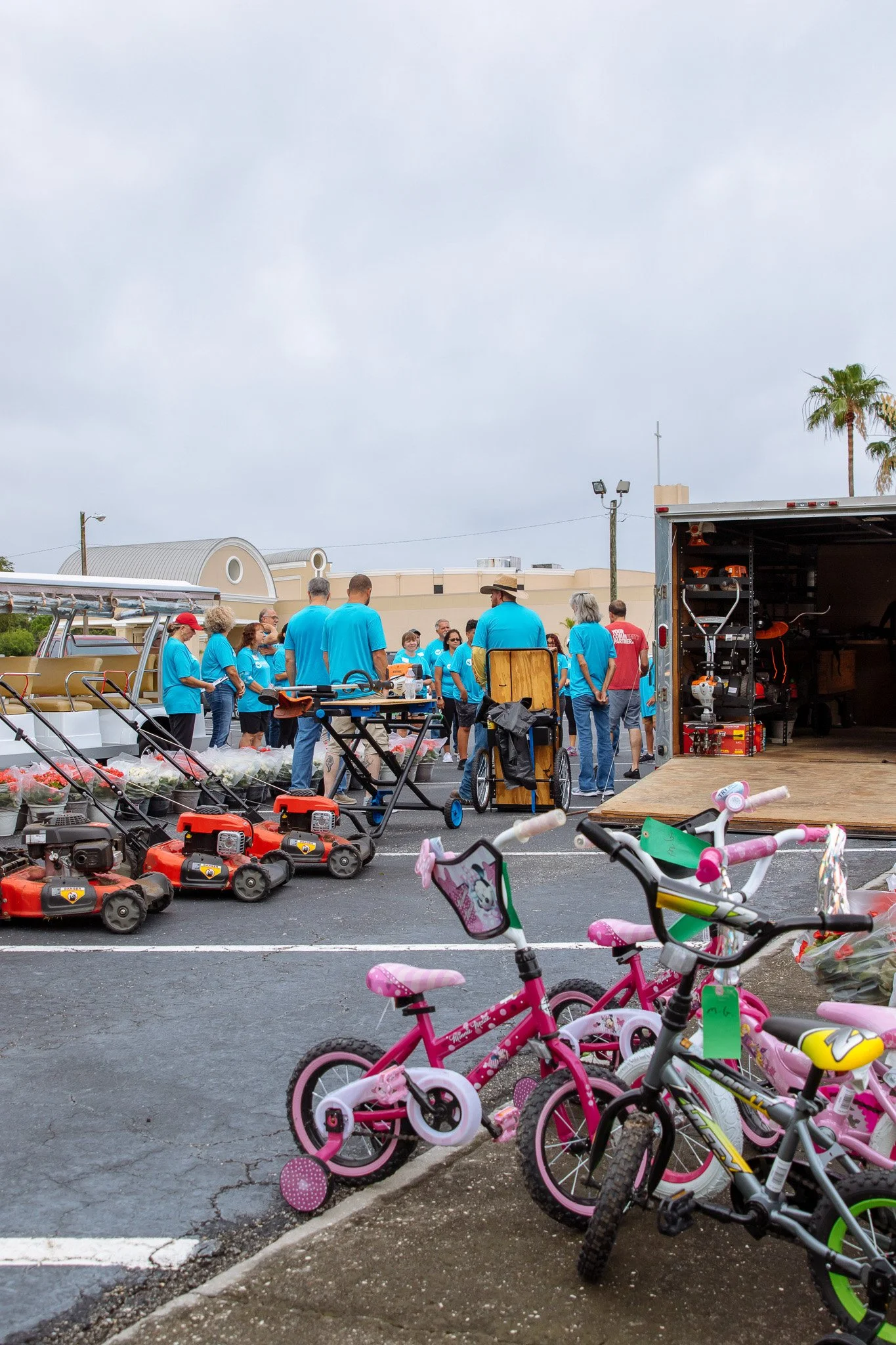 FWC members serving the community