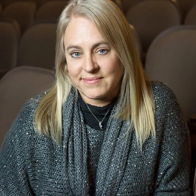 Kim+Kern+headshot+in+seats.jpg