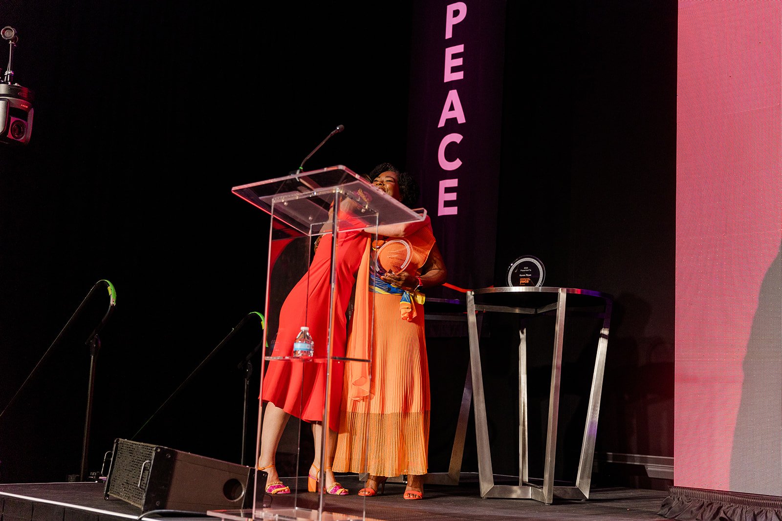 {YWCA}_{Women-of-Achievement-2025}_0122.jpg