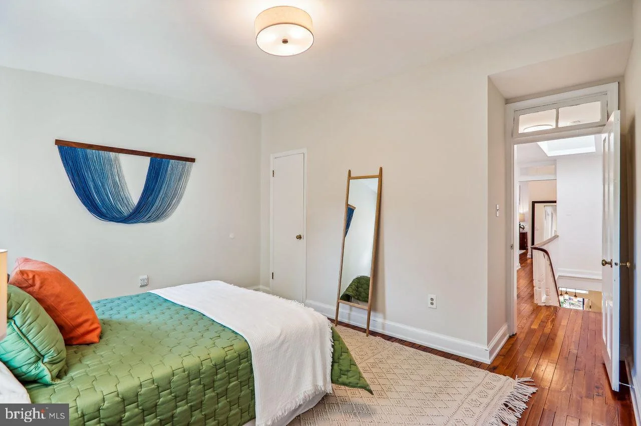 23-521-7th-st-ne.jpg