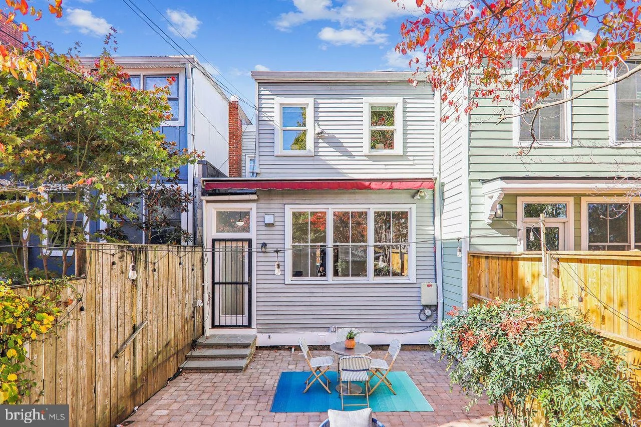 30-521-7th-st-ne.jpg