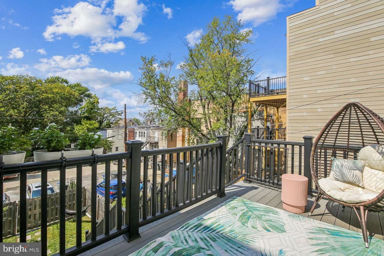 13-3912-8th-st-nw-ph2.jpg