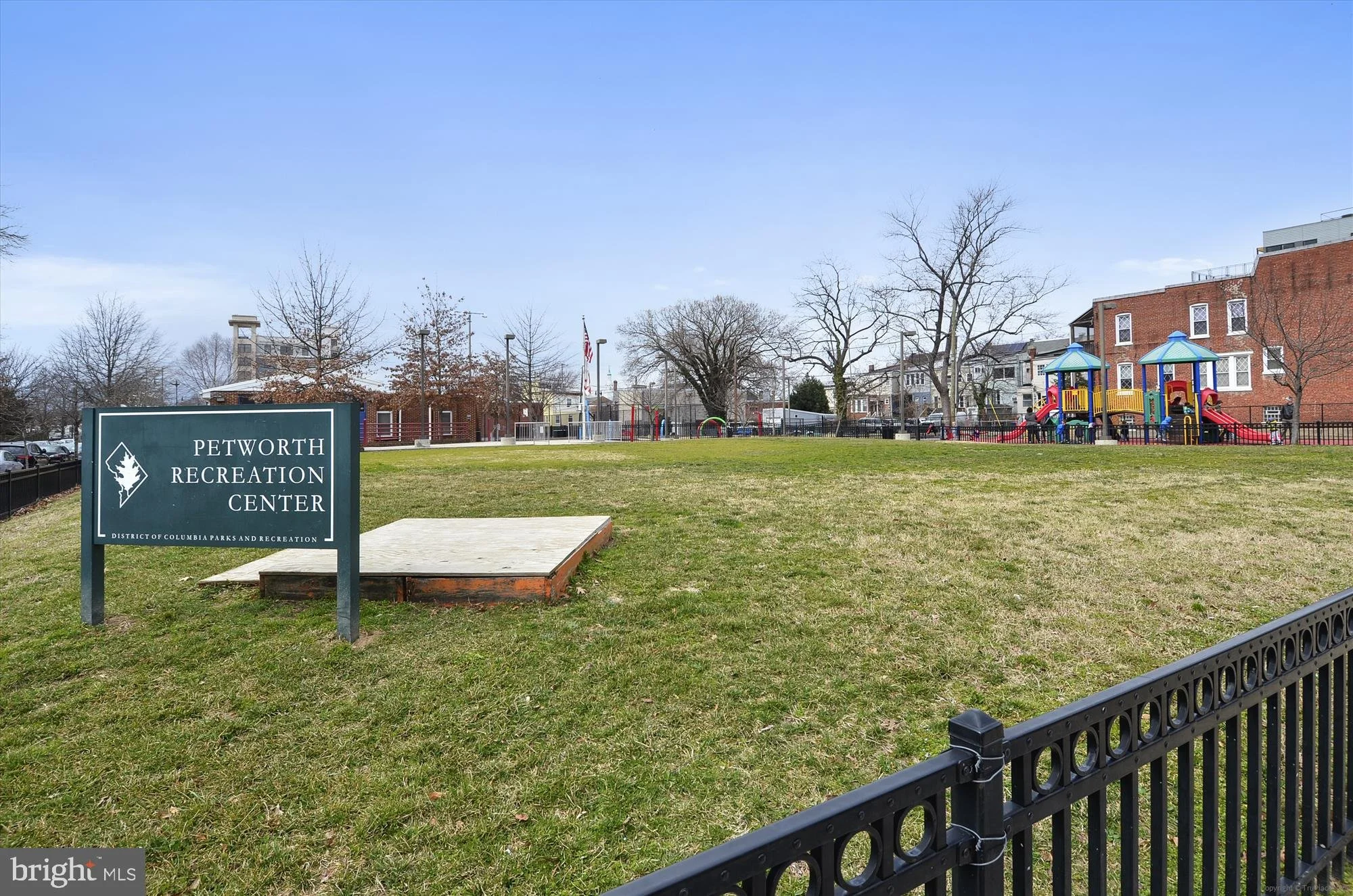 42-3912-8th-st-nw-ph2.jpg