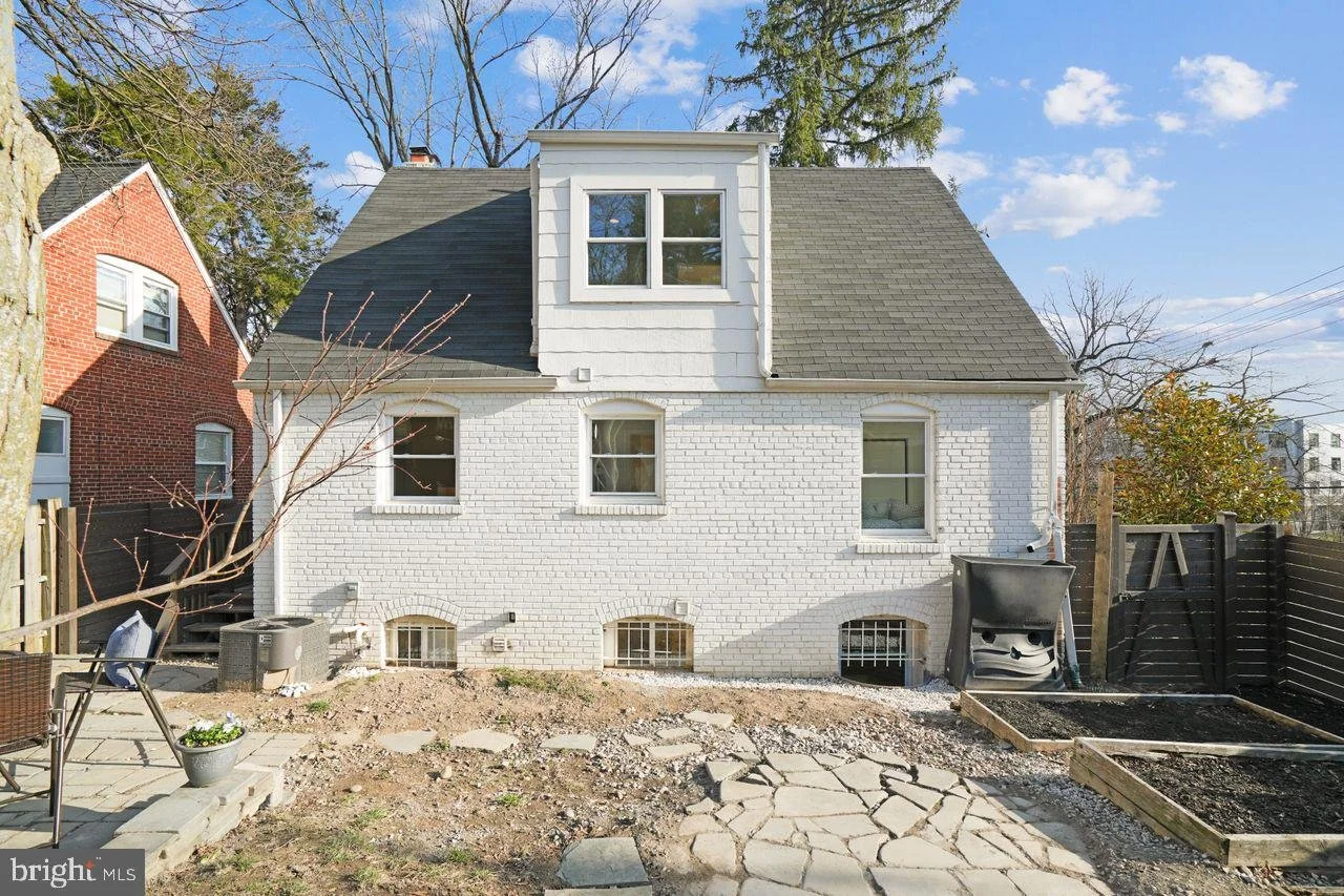 25-5643-clay-pl-ne.jpg