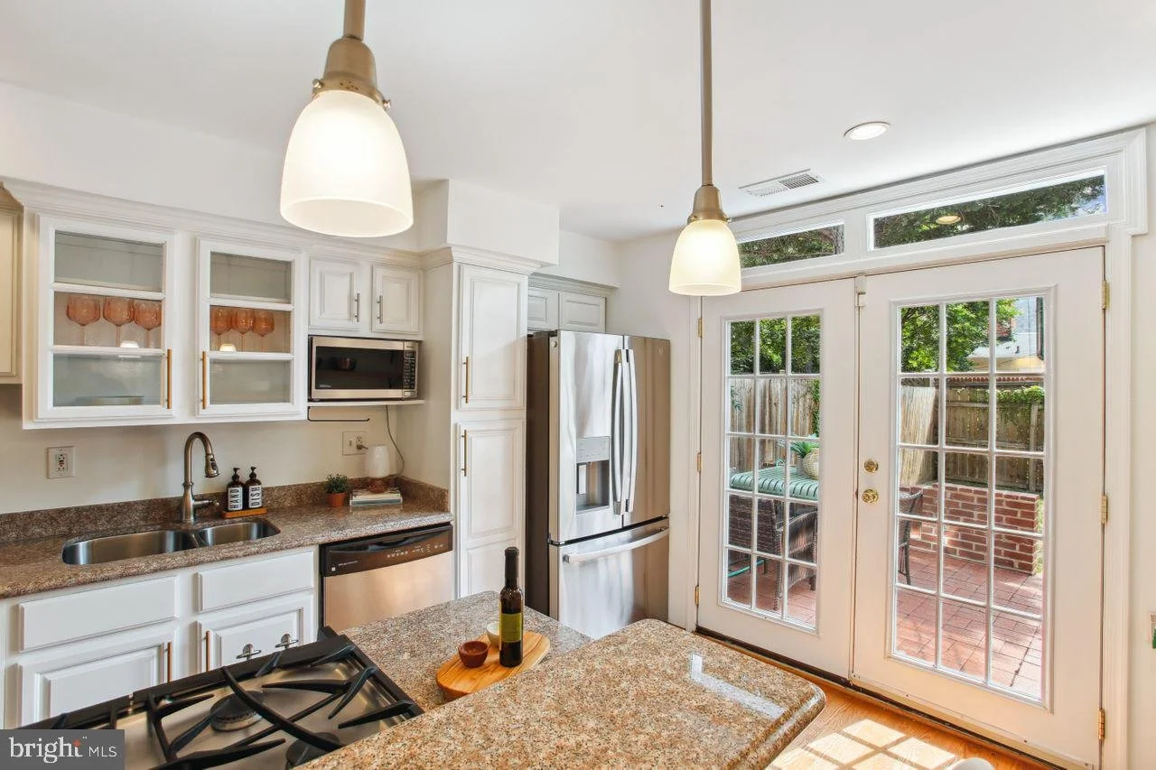 14-336-6th-st-se.jpg