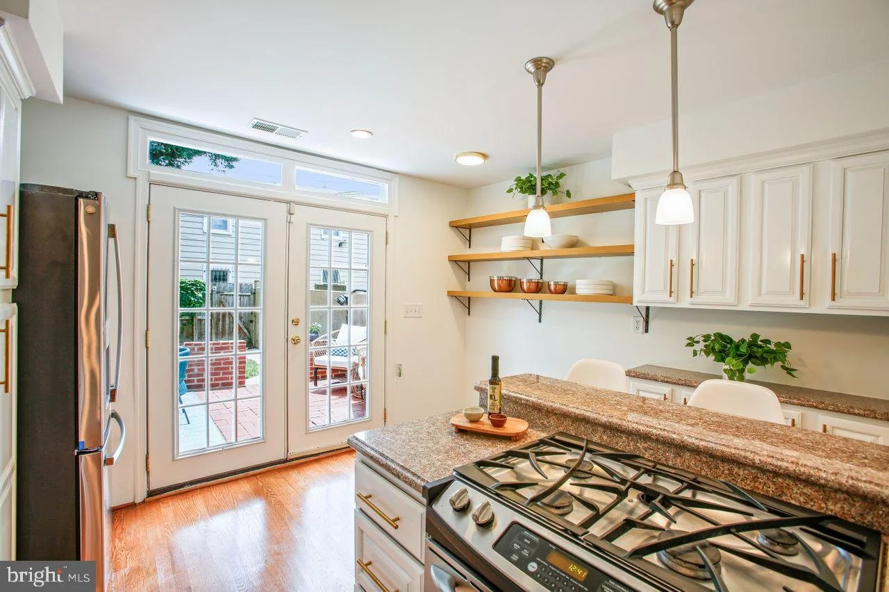 16-336-6th-st-se.jpg