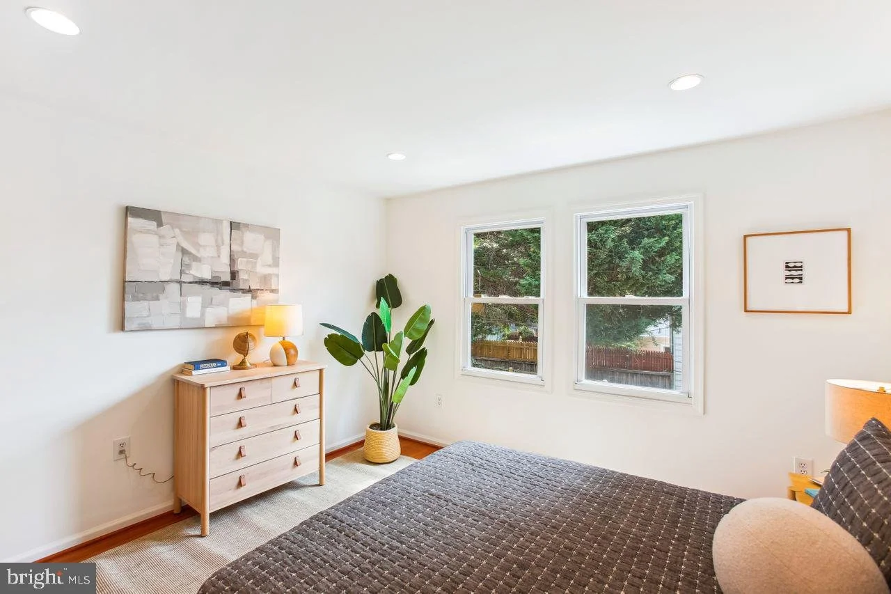 27-336-6th-st-se.jpg