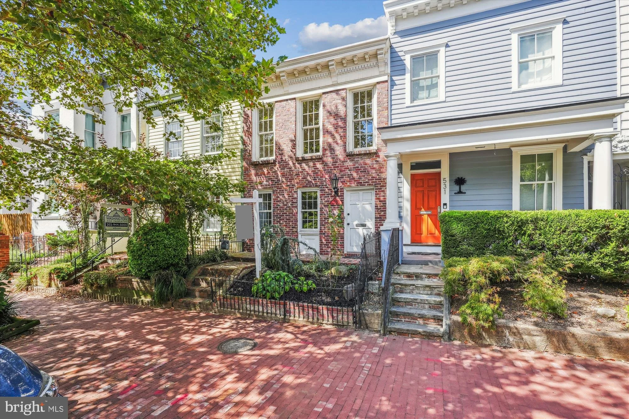 02-533-6th-st-se.jpg