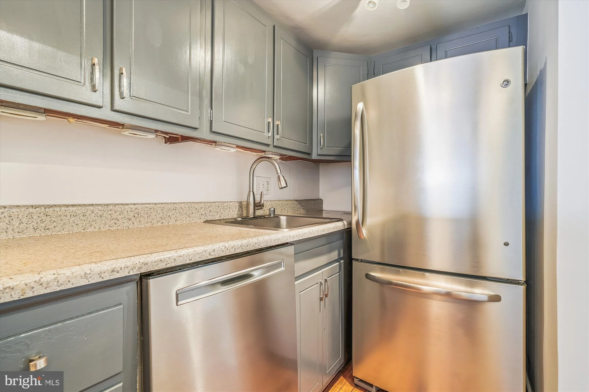 12-533-6th-st-se.jpg