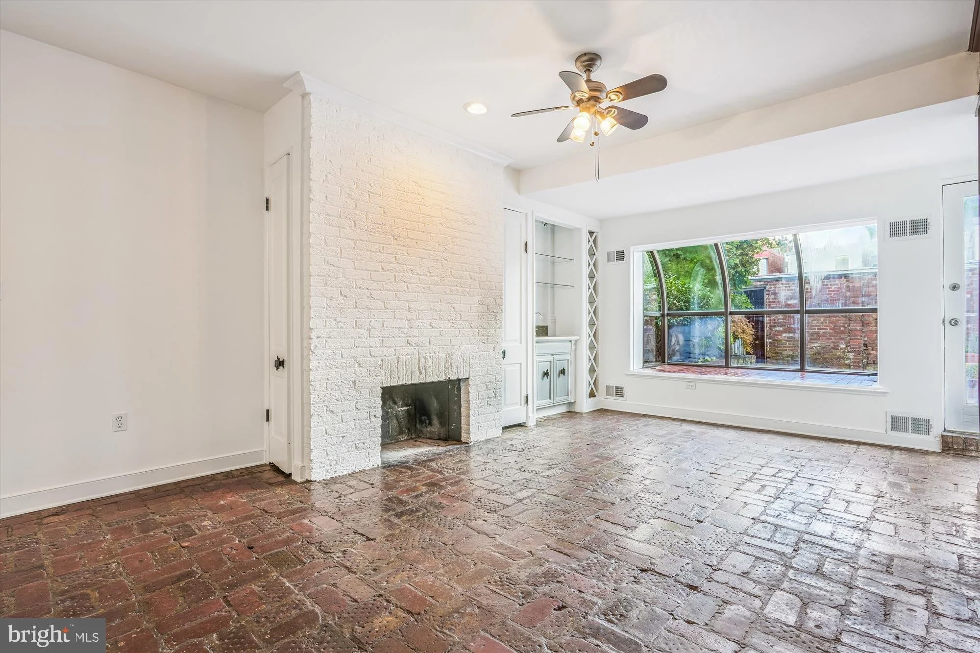 15-533-6th-st-se.jpg