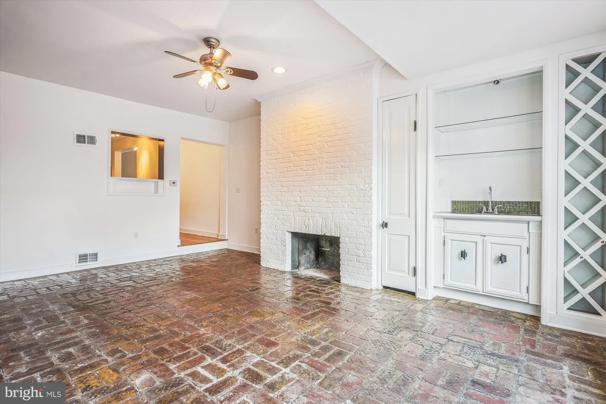 16-533-6th-st-se.jpg