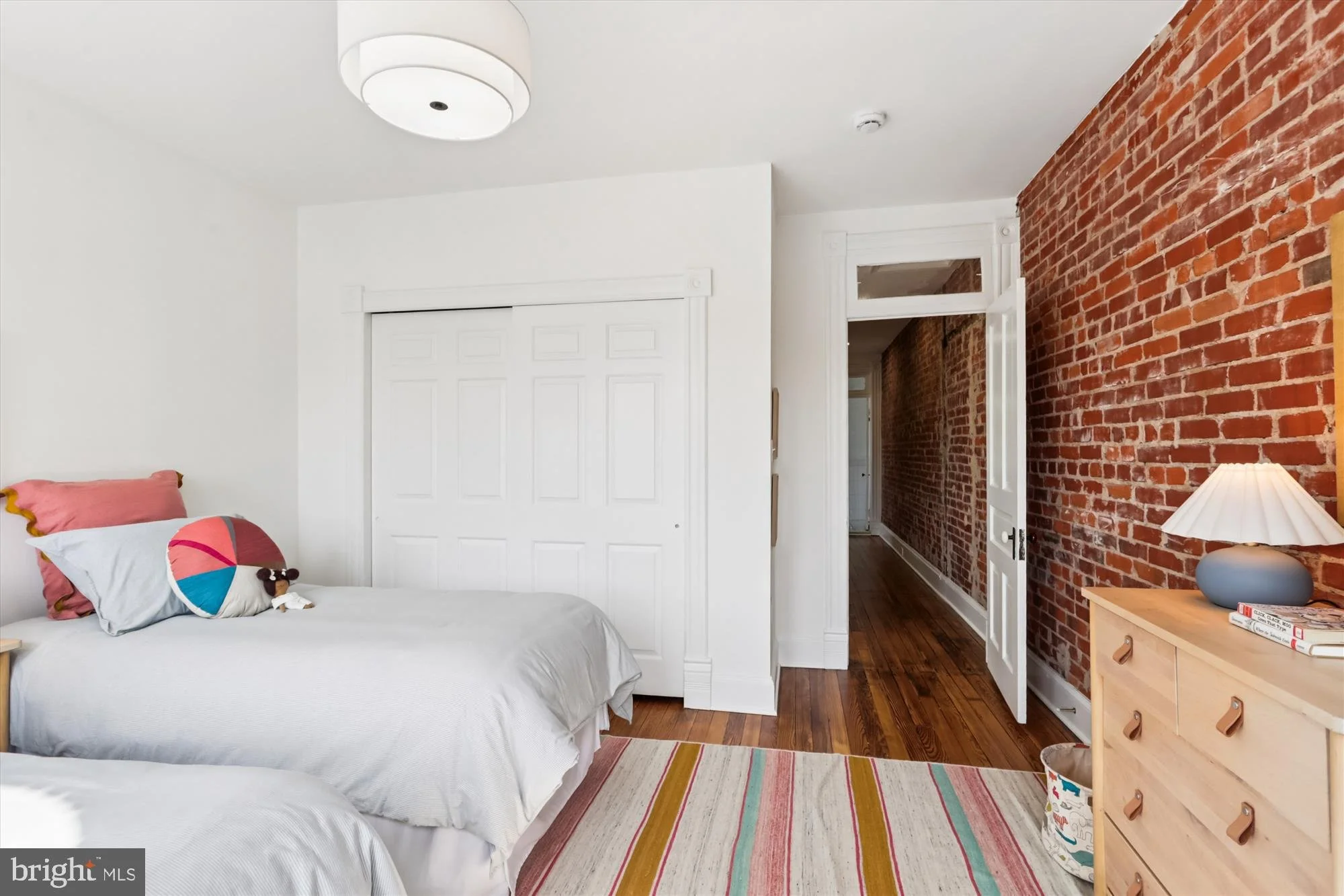 23-314-north-carolina-ave-se.jpg