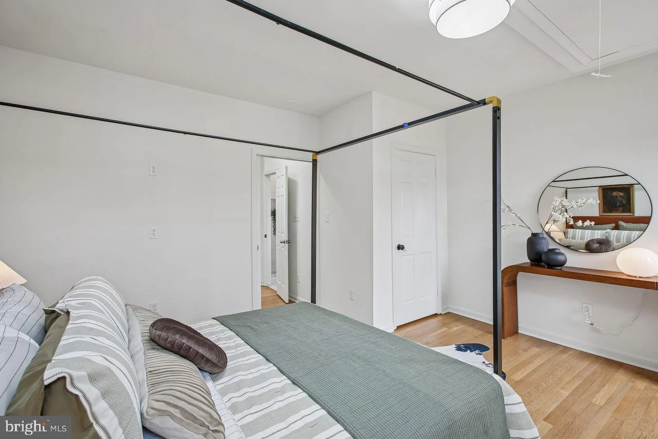 29-1200-walter-st-se.jpg