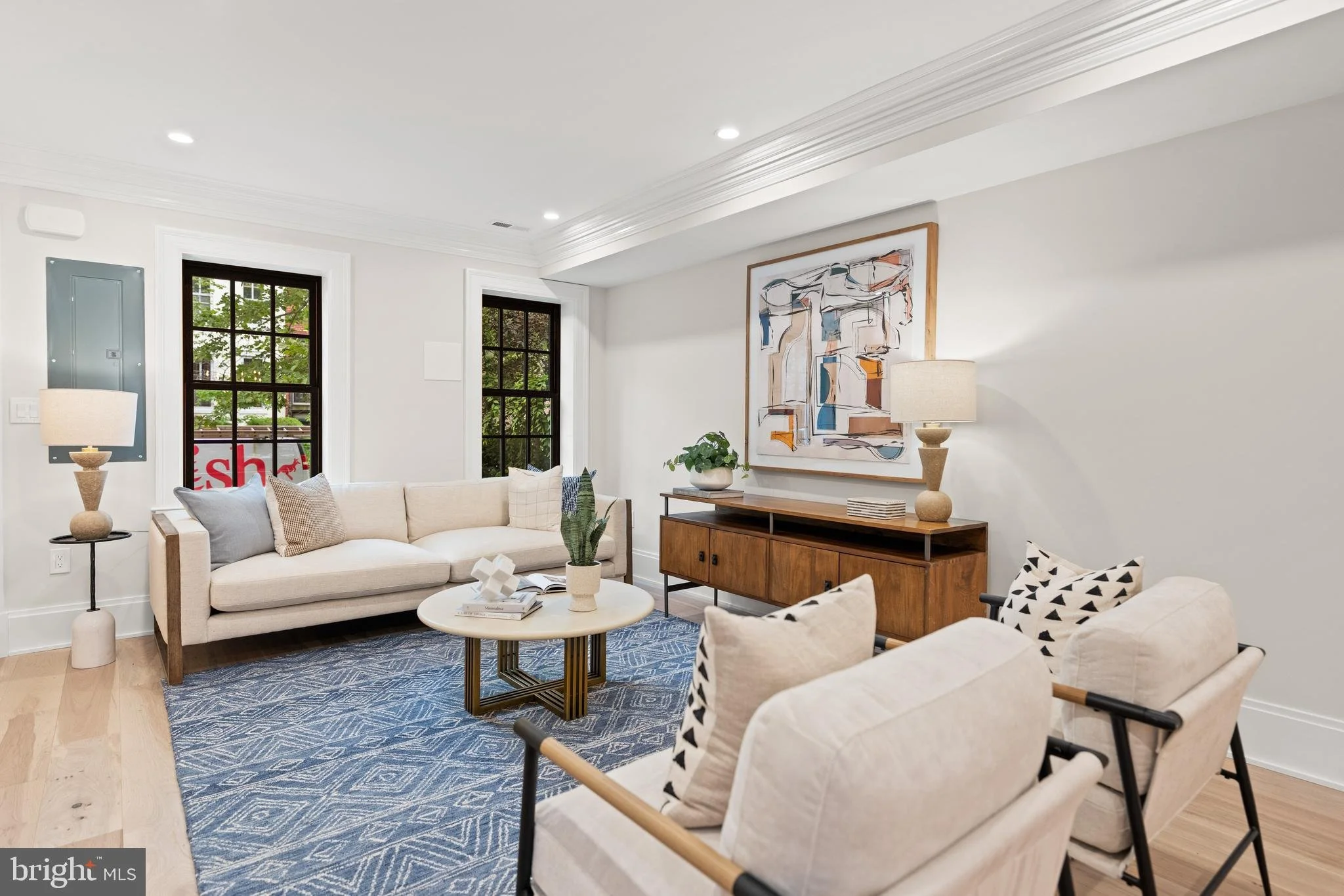 05-533-6th-st-se-renovated.jpg
