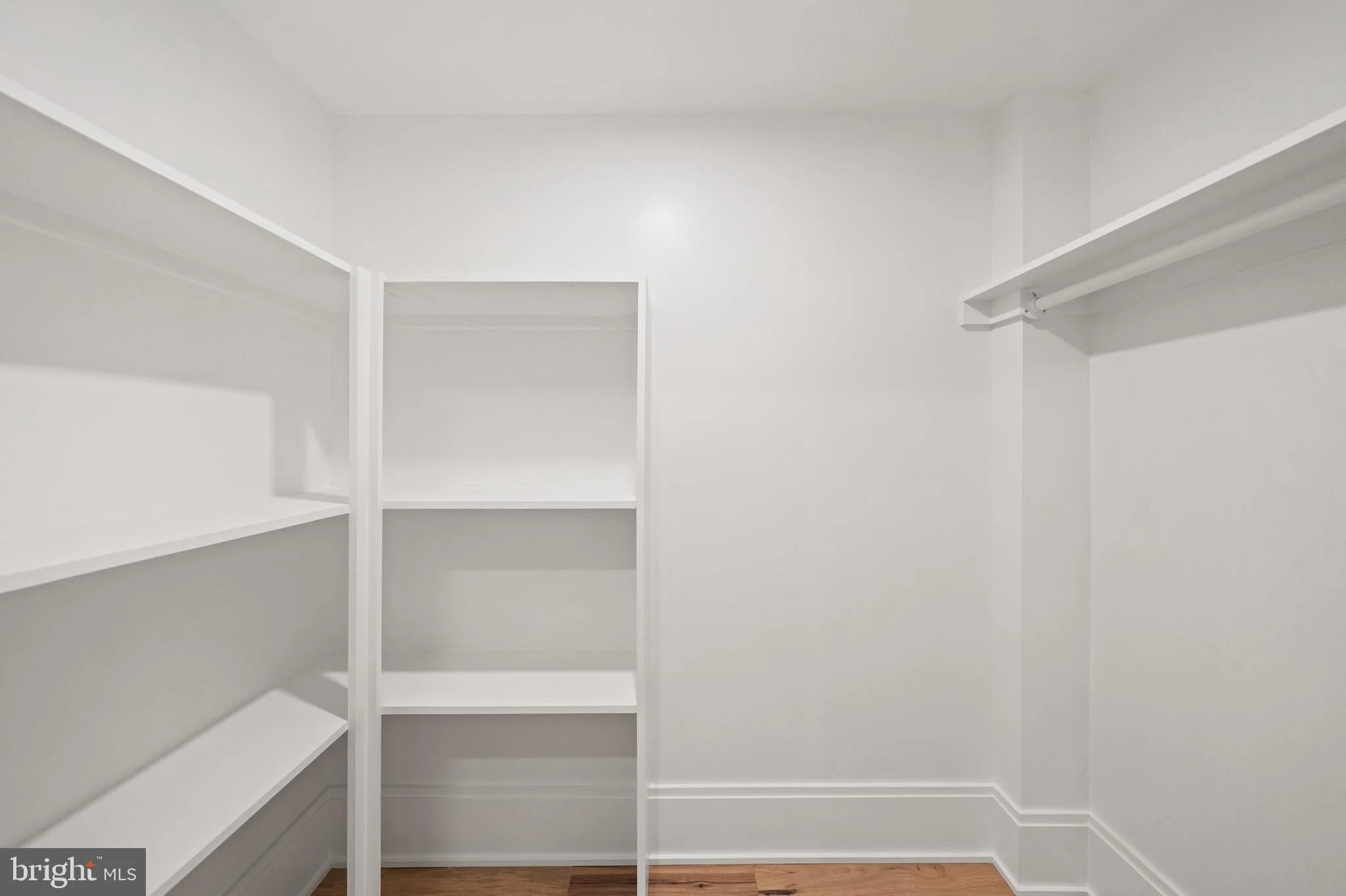 10-533-6th-st-se-renovated.jpg