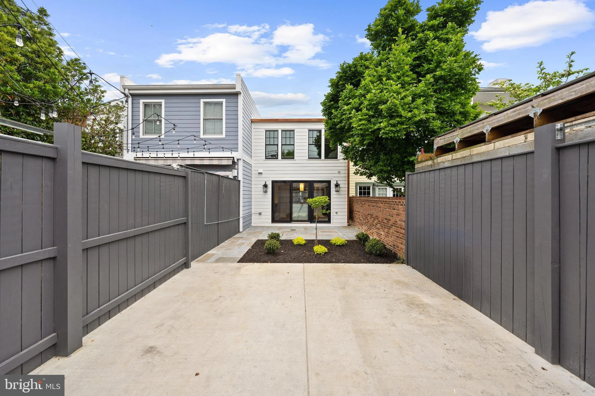20-533-6th-st-se-renovated.jpg
