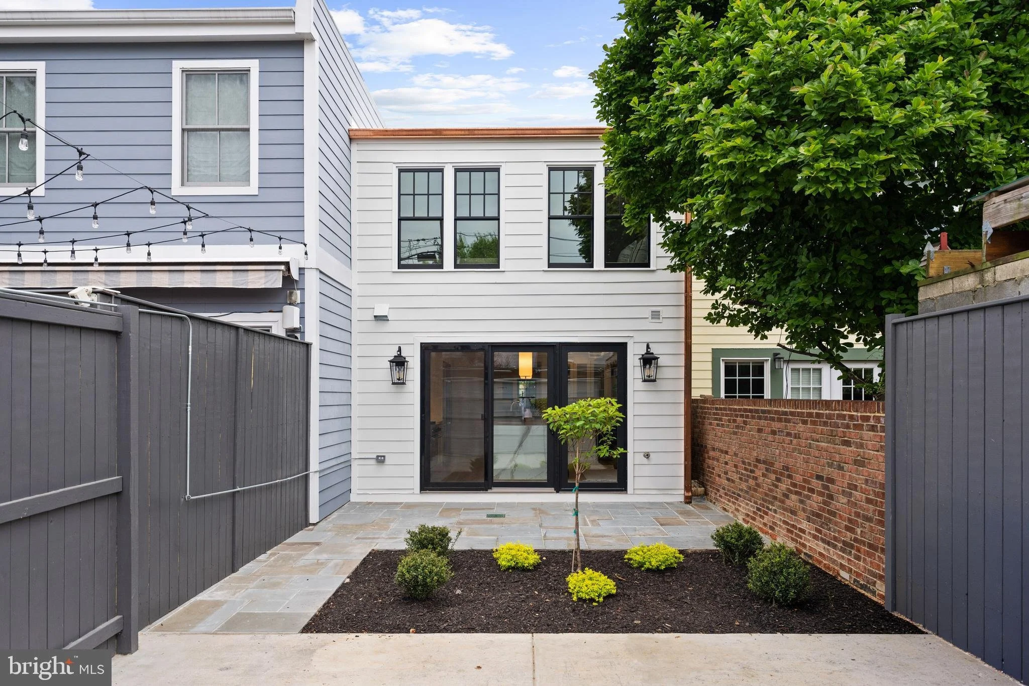 21-533-6th-st-se-renovated.jpg