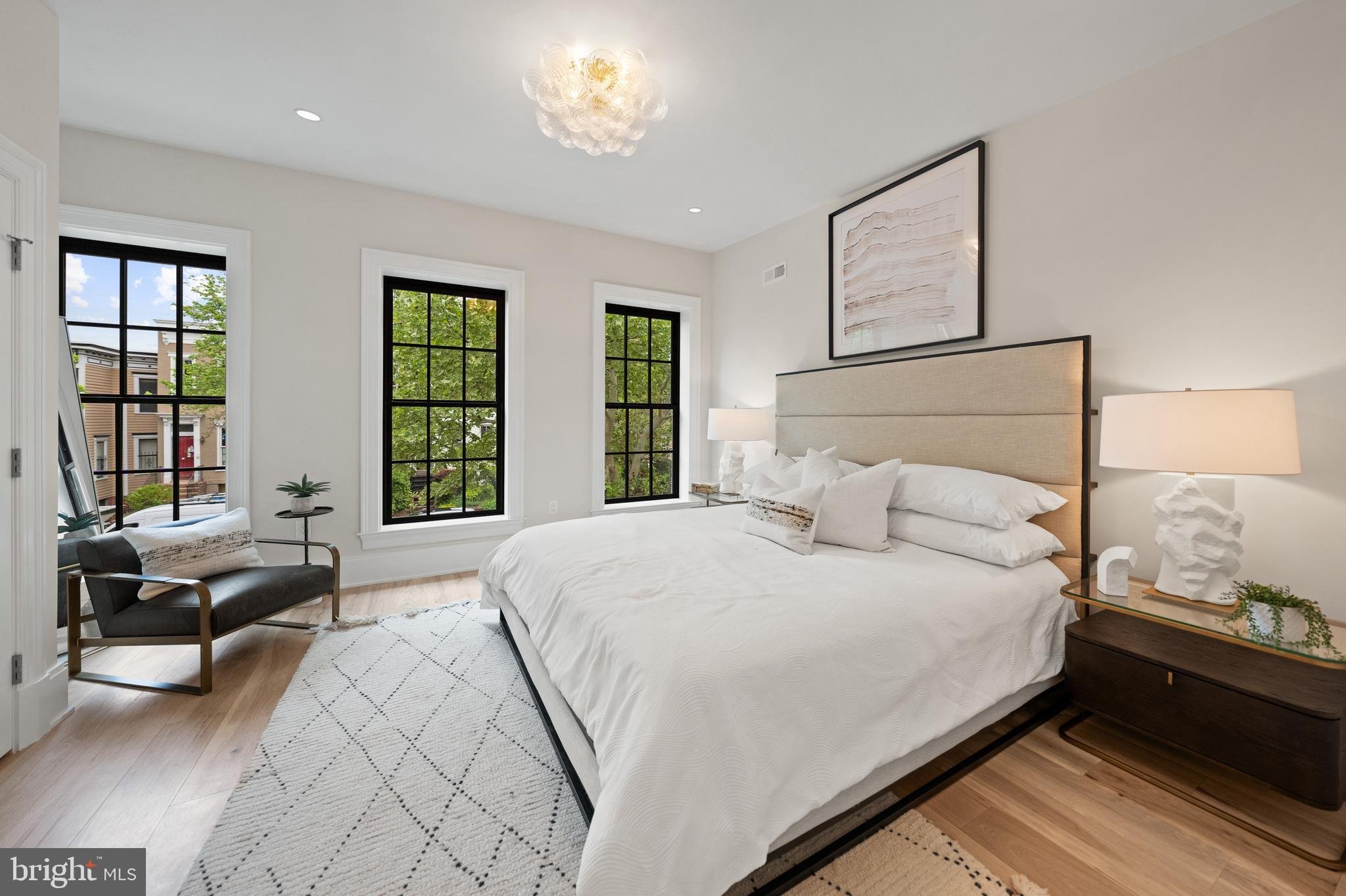 22-533-6th-st-se-renovated.jpg