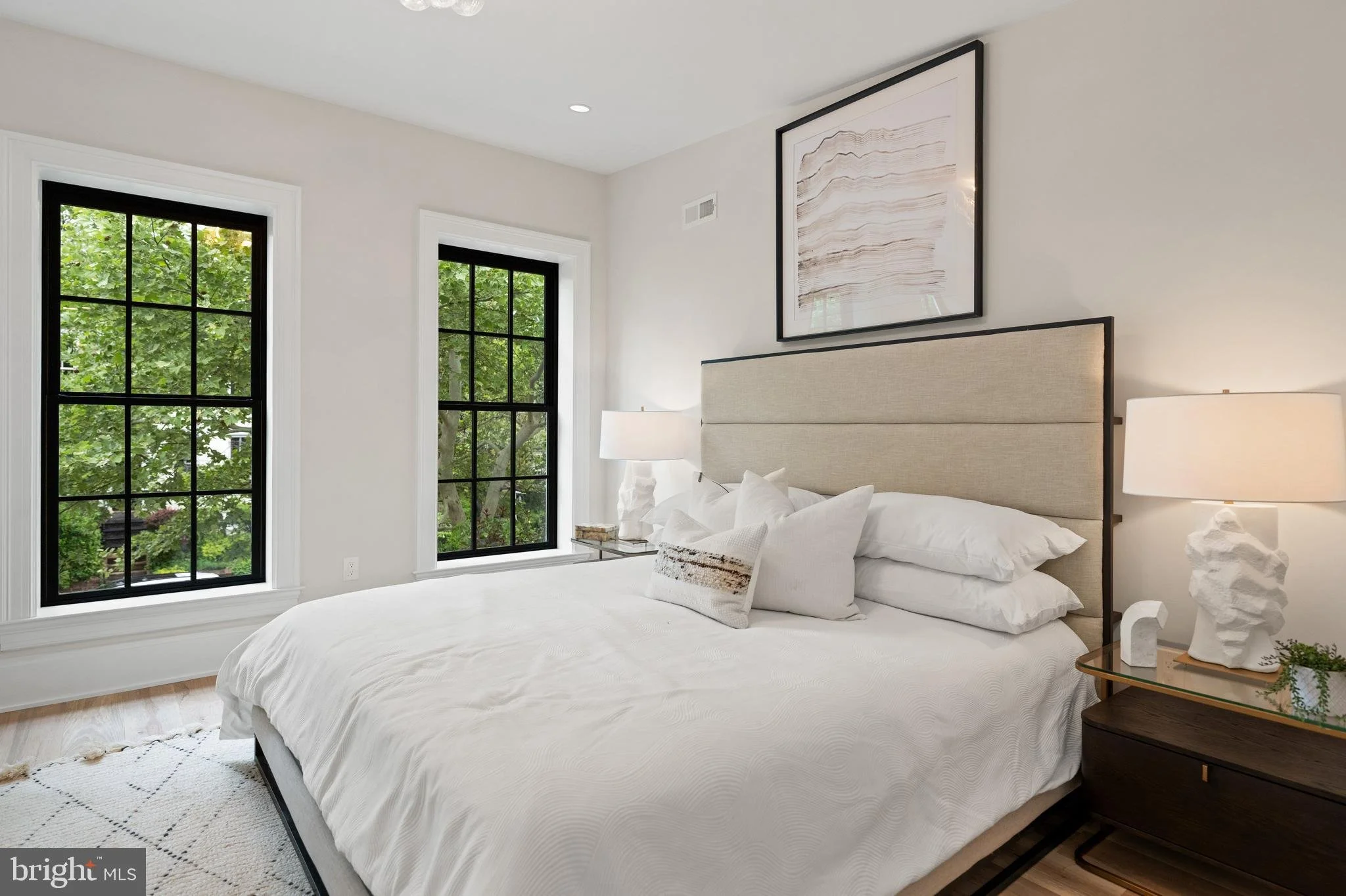 23-533-6th-st-se-renovated.jpg