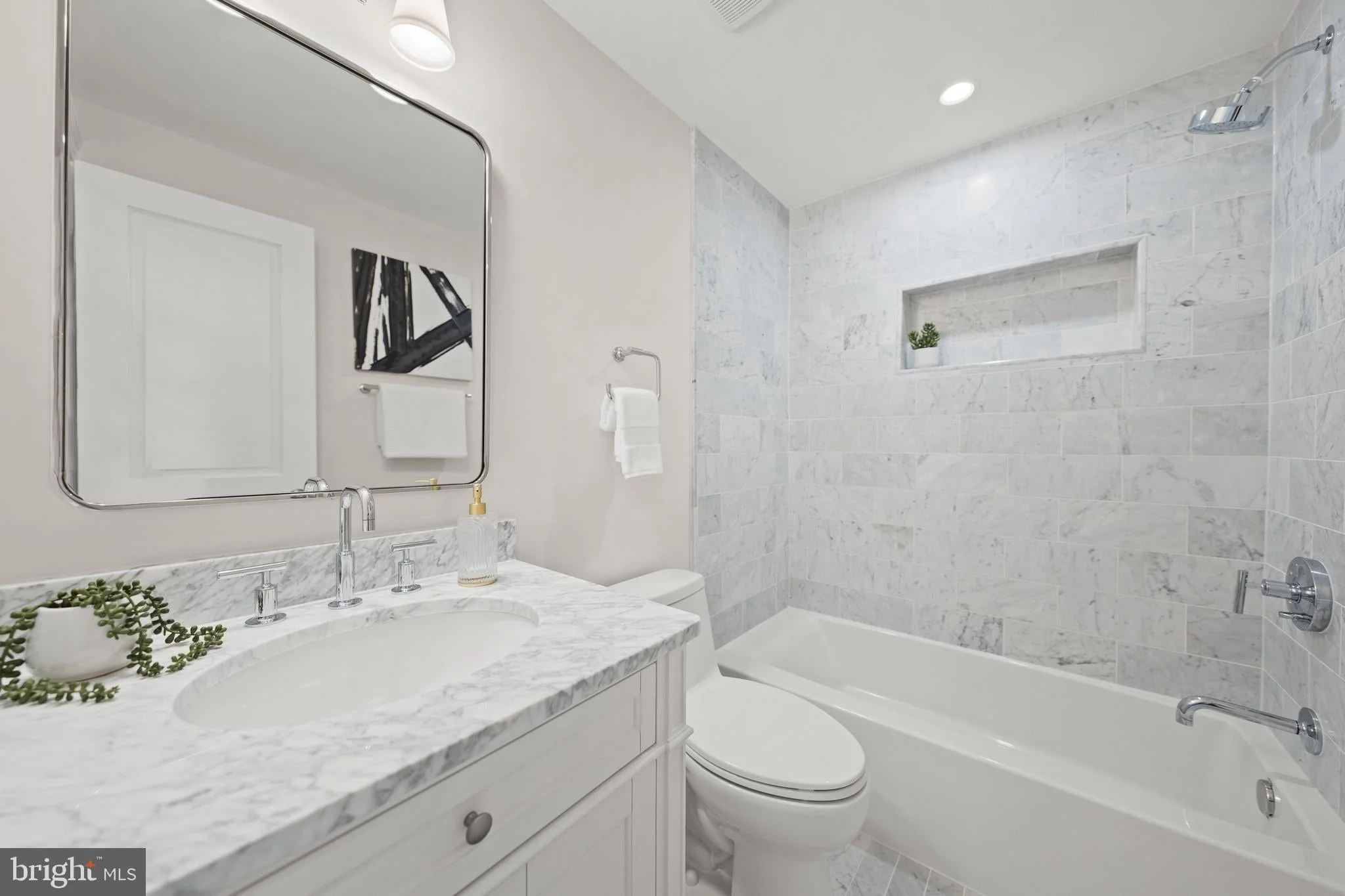 29-533-6th-st-se-renovated.jpg