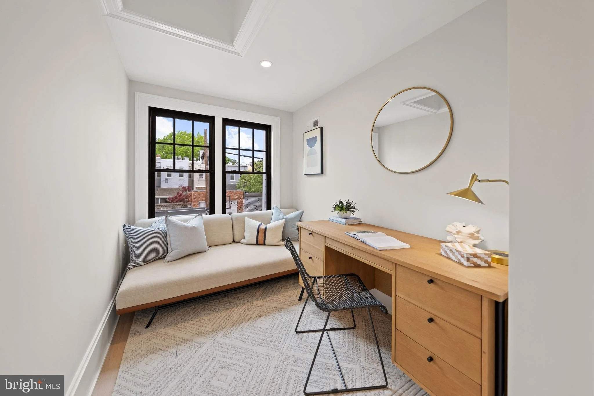 30-533-6th-st-se-renovated.jpg