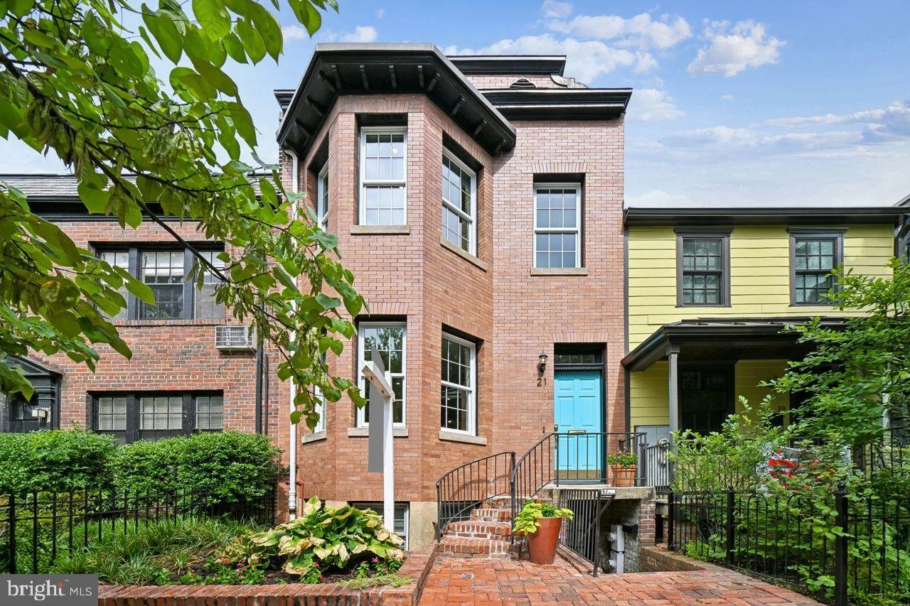 21 4TH STREET NE WASHINGTON, DC 20002