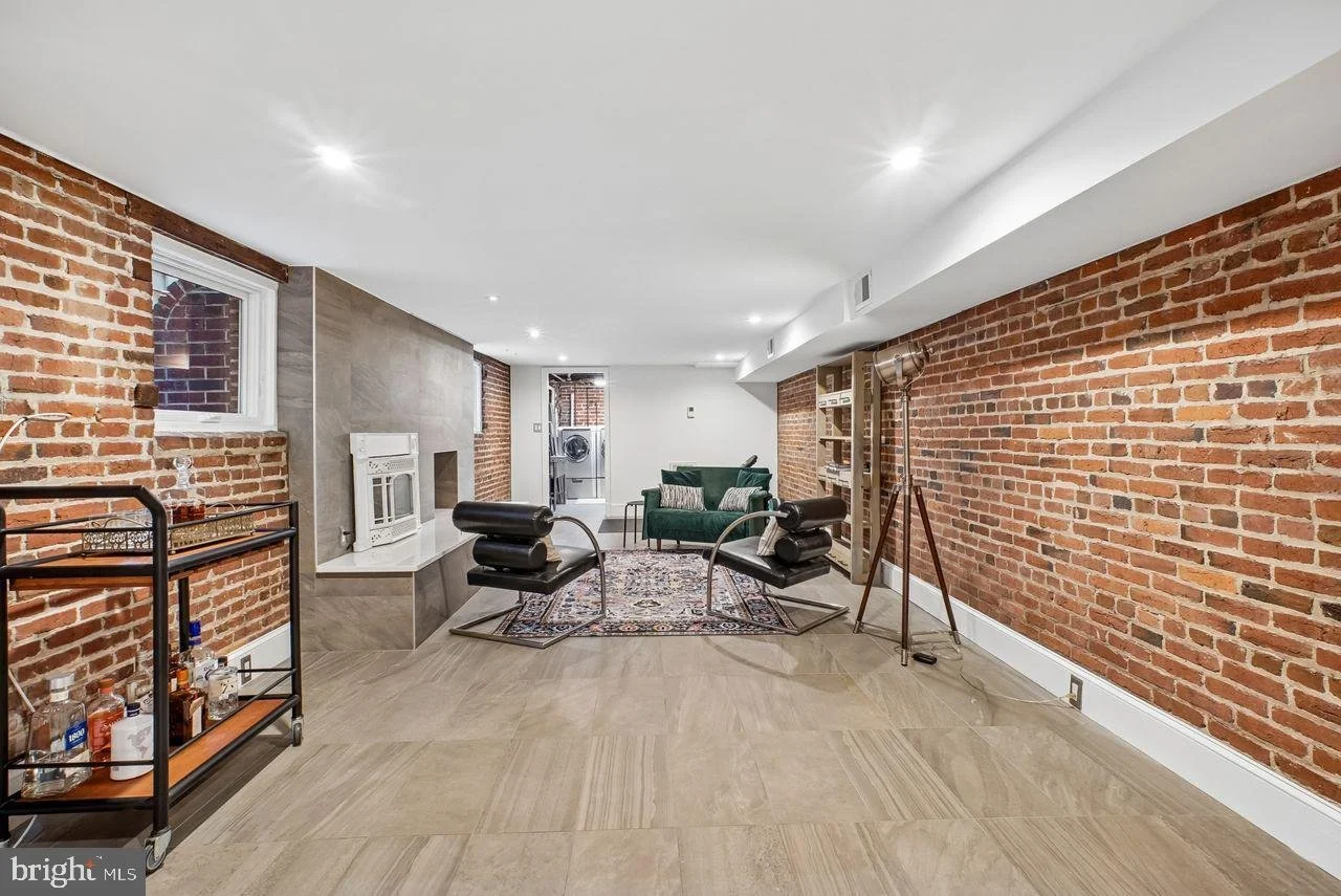 18-511-7th-st-ne.jpg