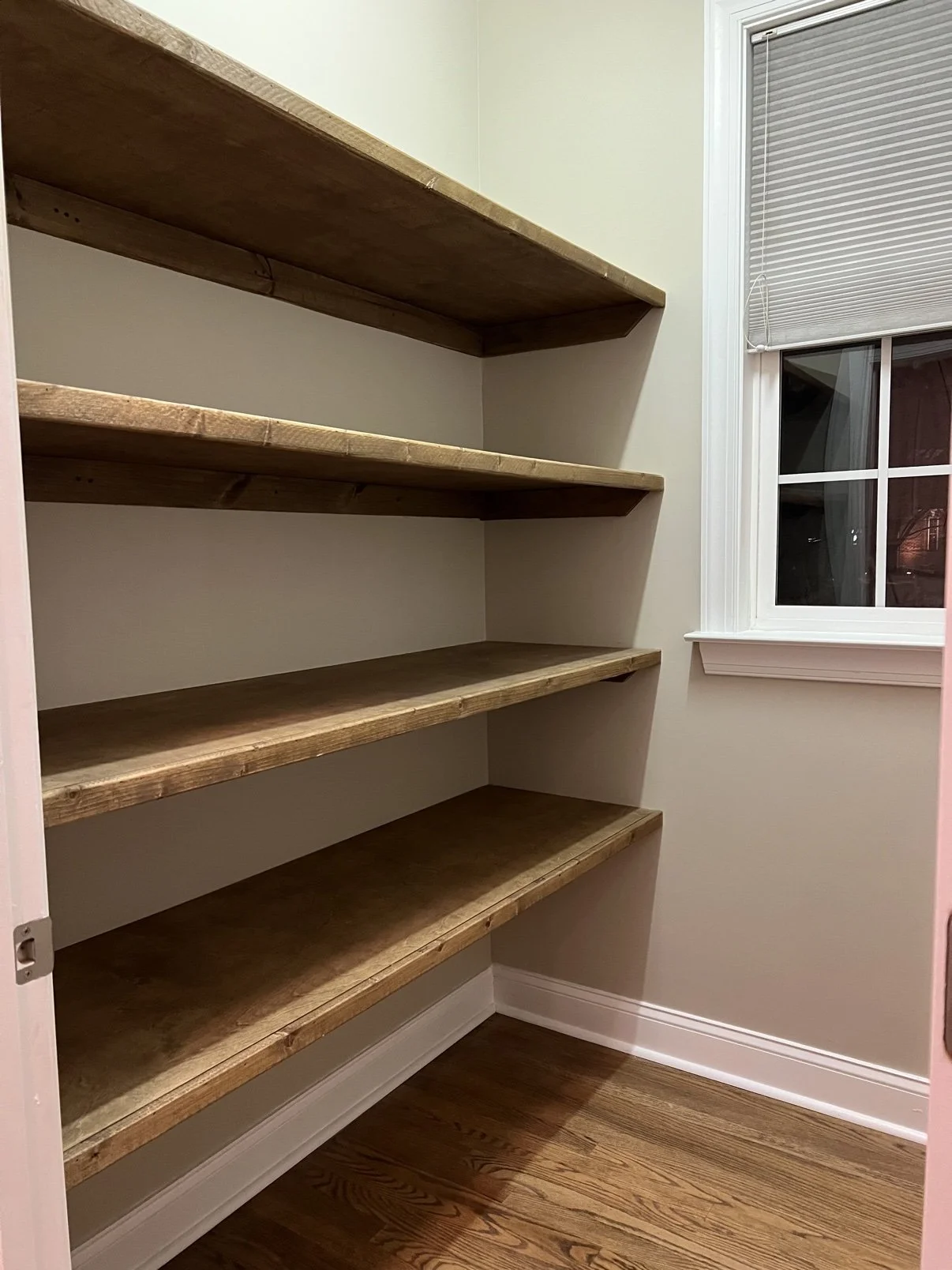 despensa-repisas-madera-terminada-1.jpg