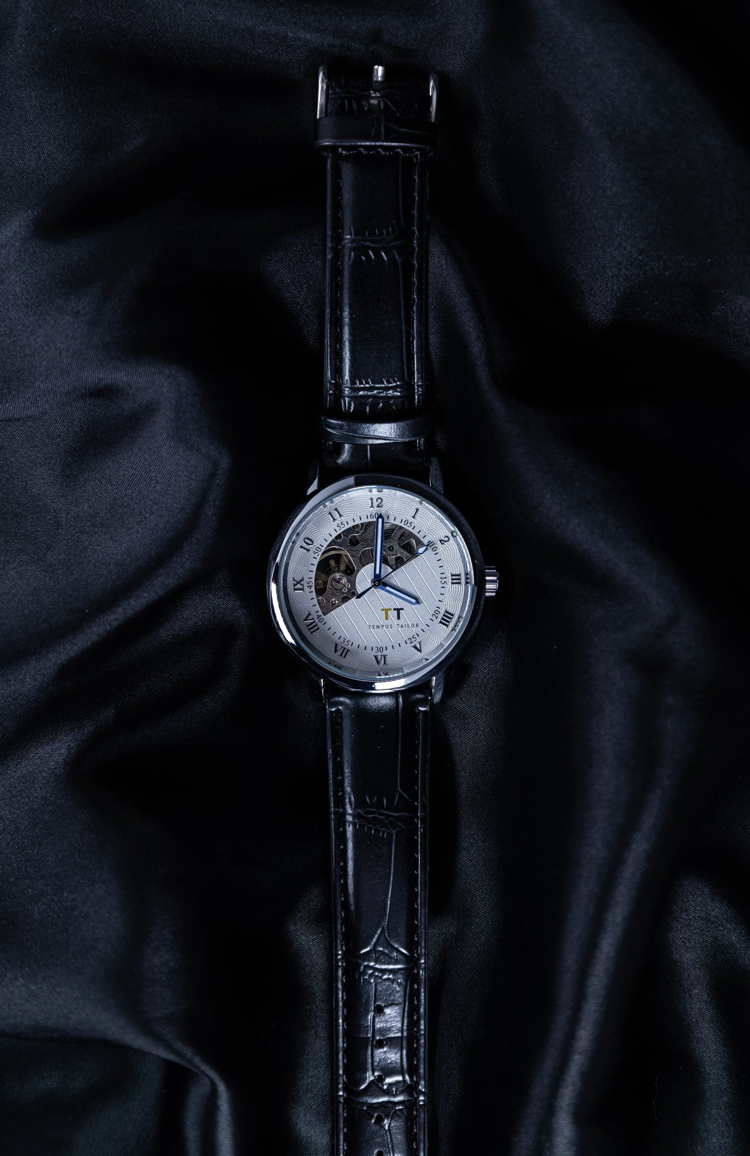 Tempus tailor primer movimiento.jpg