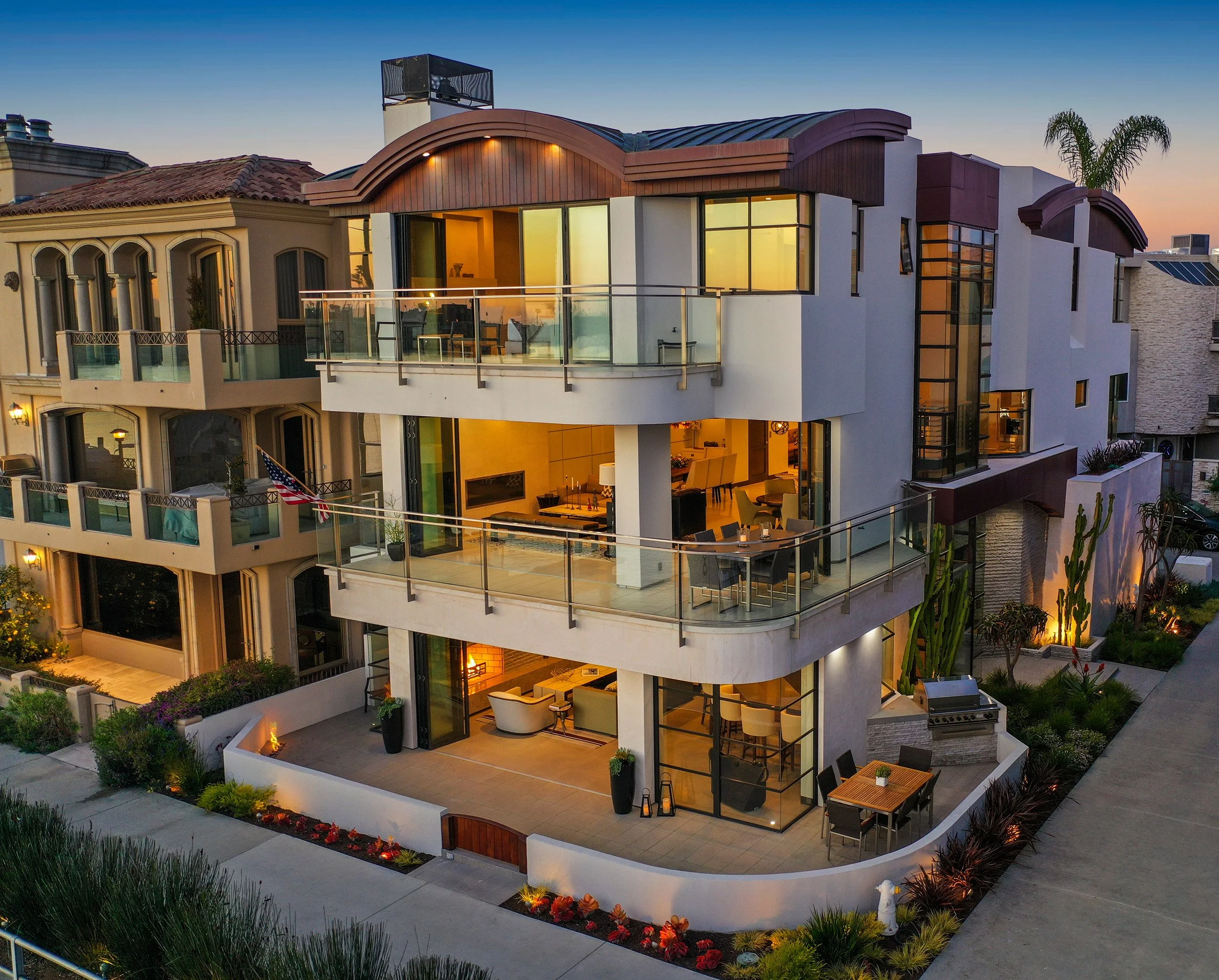 Lido Lane Waterfront  ·  Naples Island  ·  Long Beach 