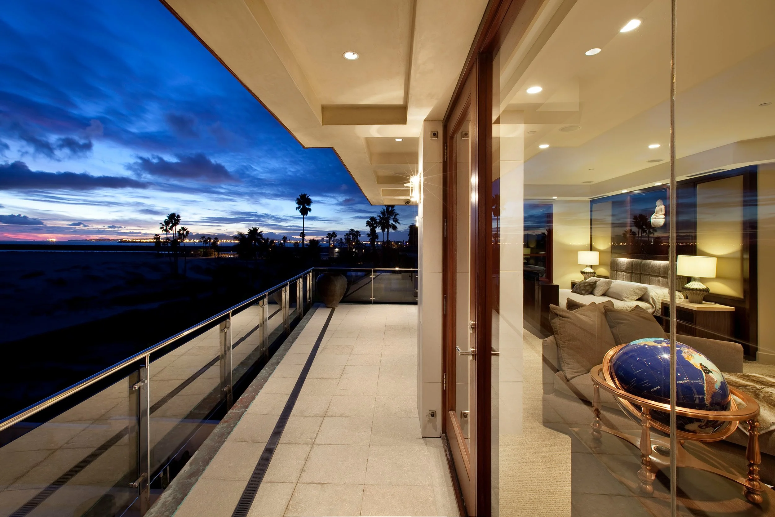 Ocean Avenue  ·  Waterfront  ·  Seal Beach