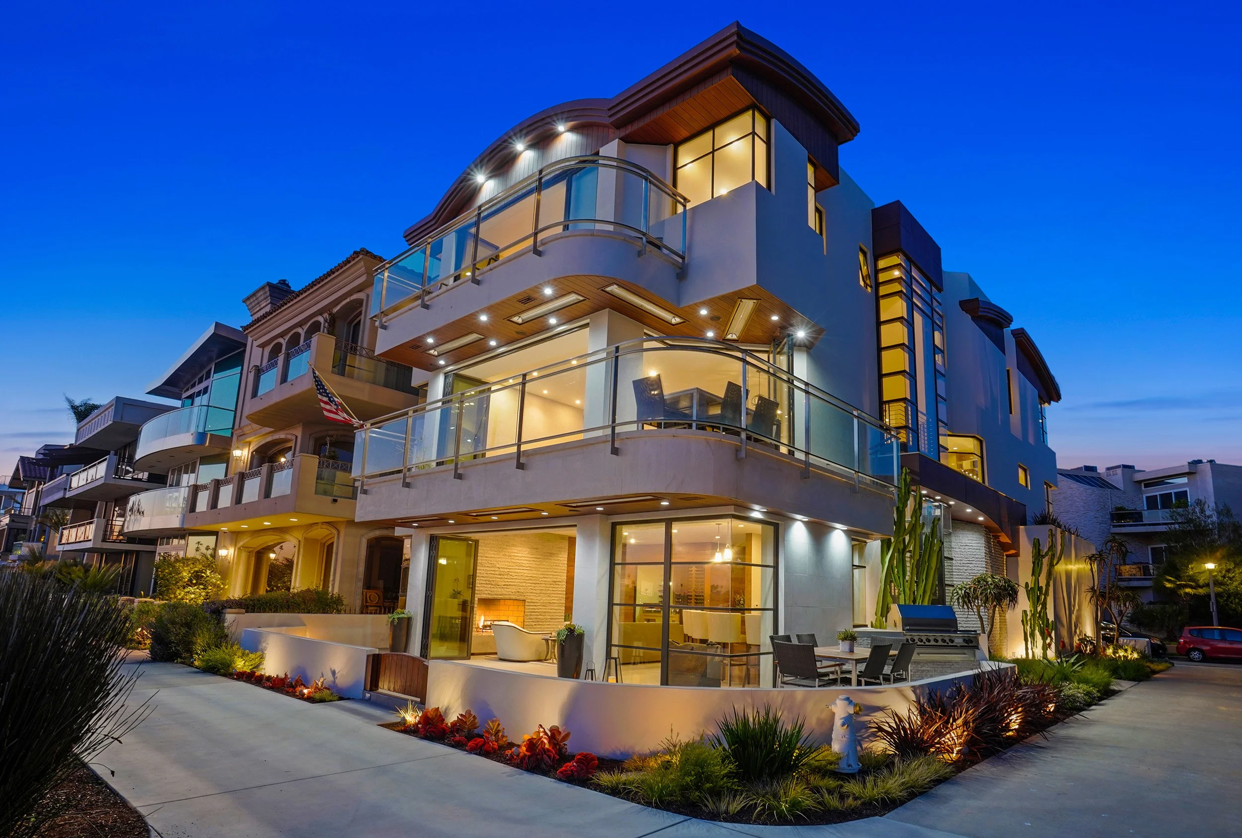 Lido Lane Waterfront  ·  Naples Island  ·  Long Beach 