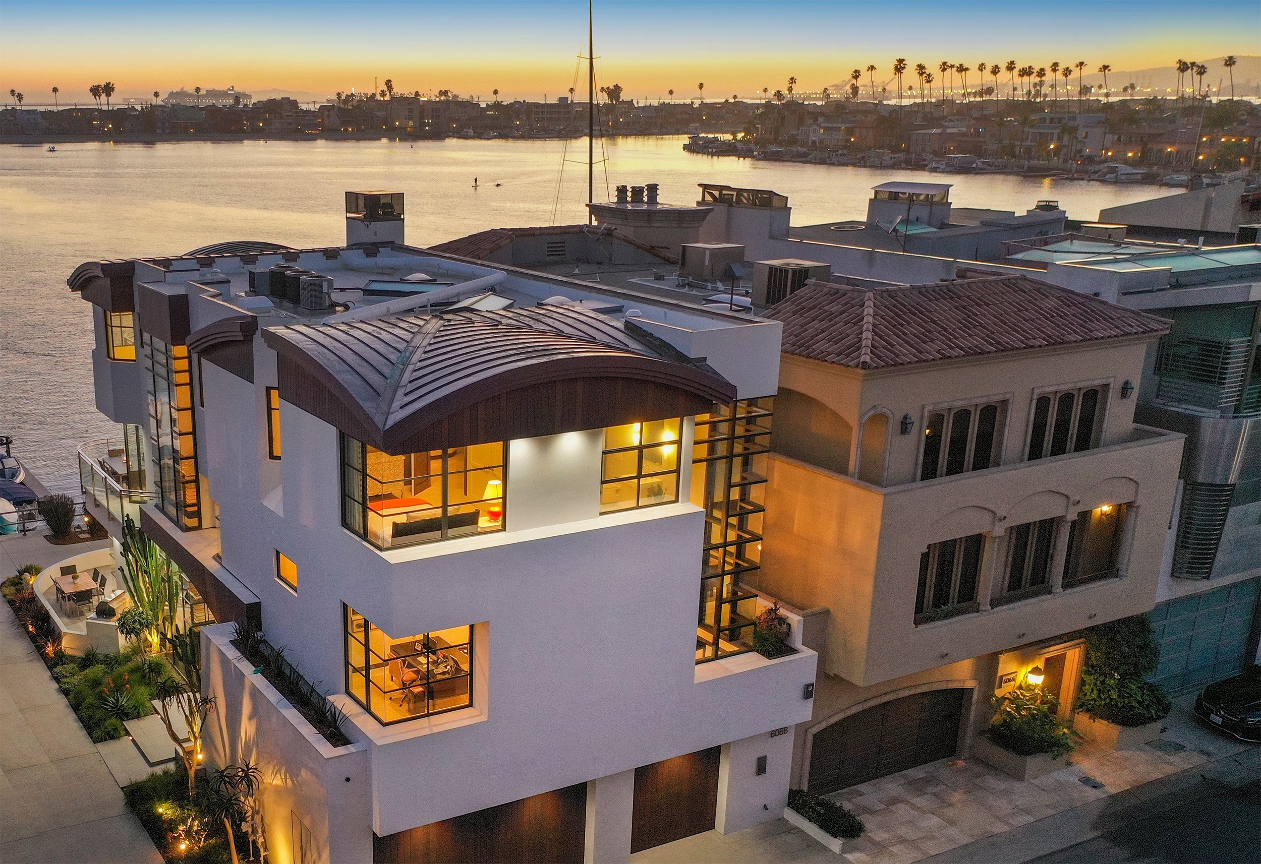 Lido Lane Waterfront  ·  Naples Island  ·  Long Beach 