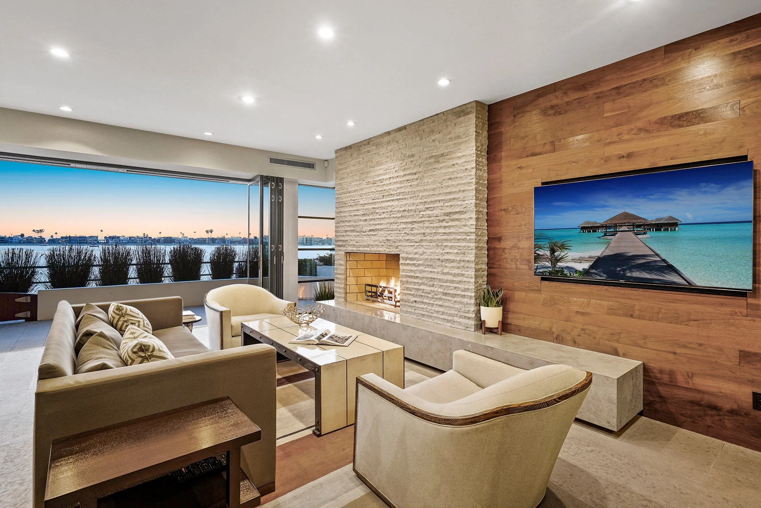 Lido Lane Waterfront  ·  Naples Island  ·  Long Beach 