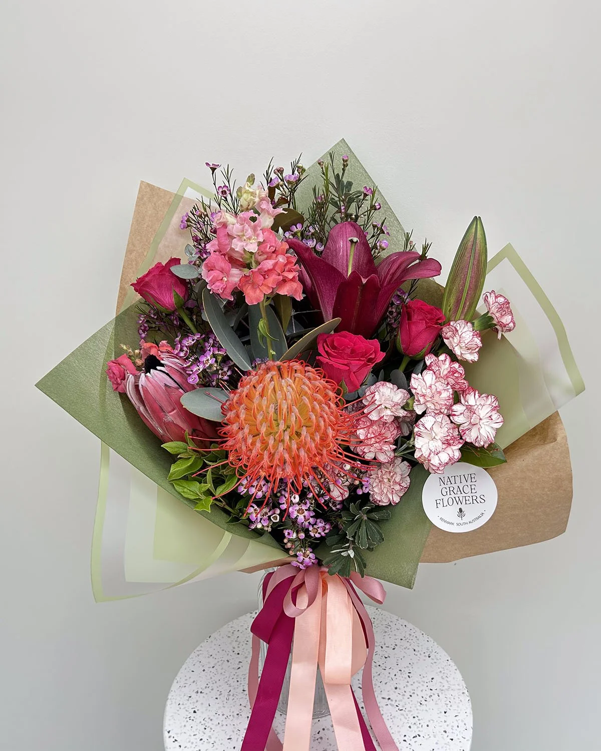 florists-choice-medium-glass-vase-FloristSignatureGlassMedium.jpg