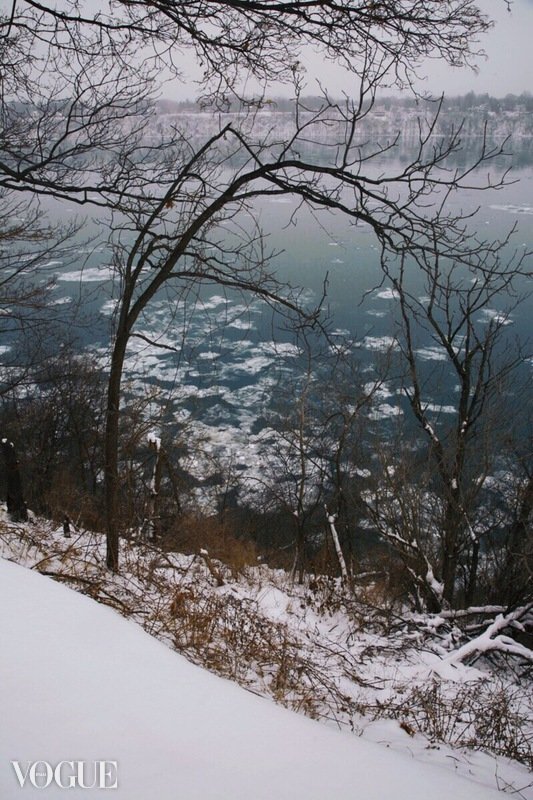 Snow Niagara -- Photo Vogue