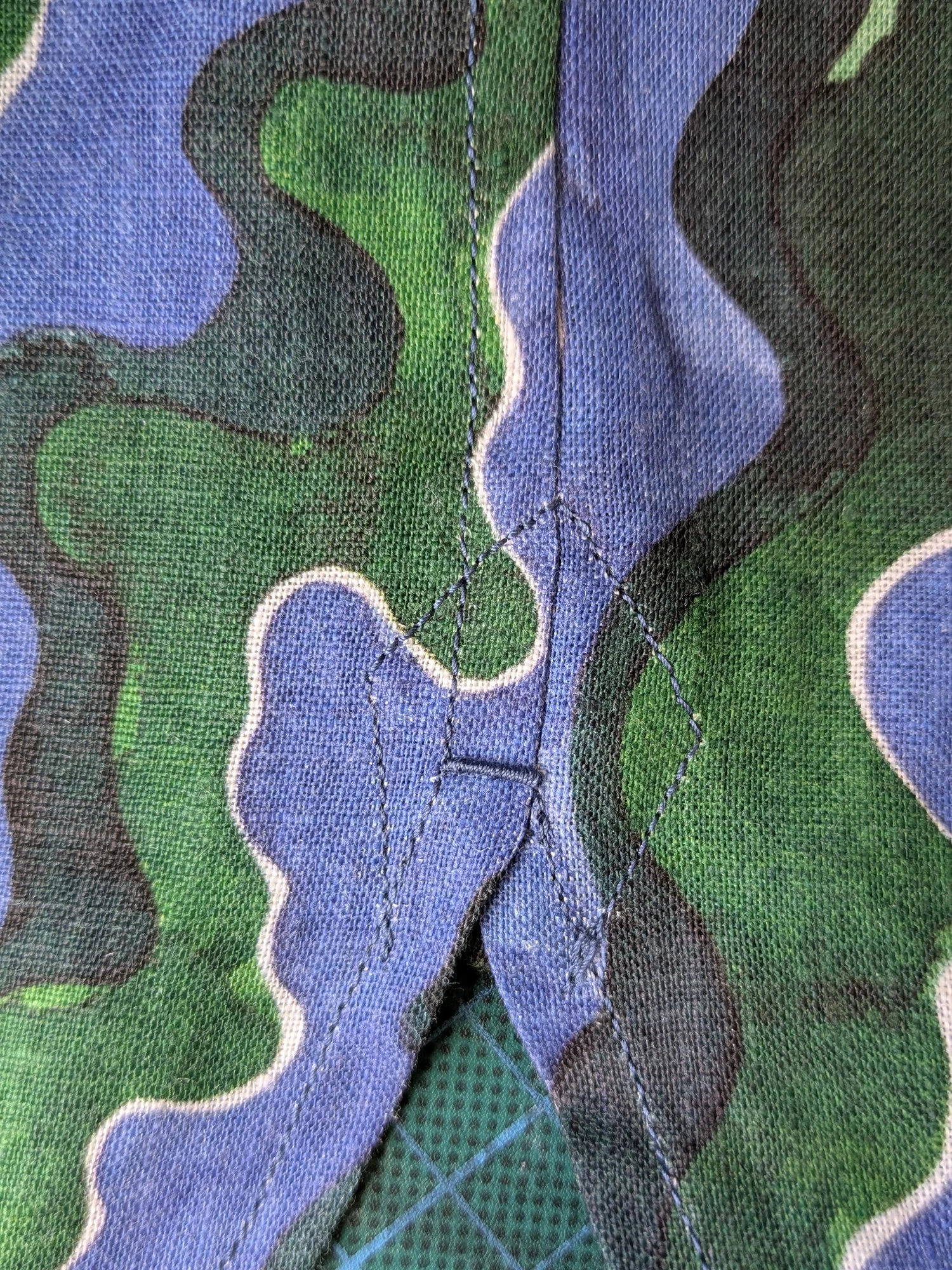 Linen shirt hand-painted print Ellen van Engelen gusset