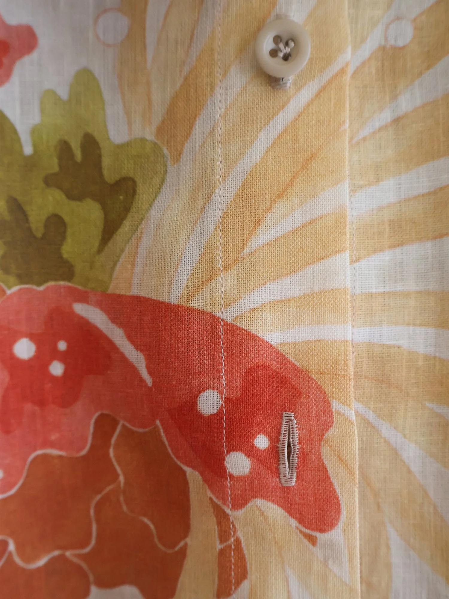 Linen shirt hand-painted print Ellen van Engelen hand sewn buttonhole