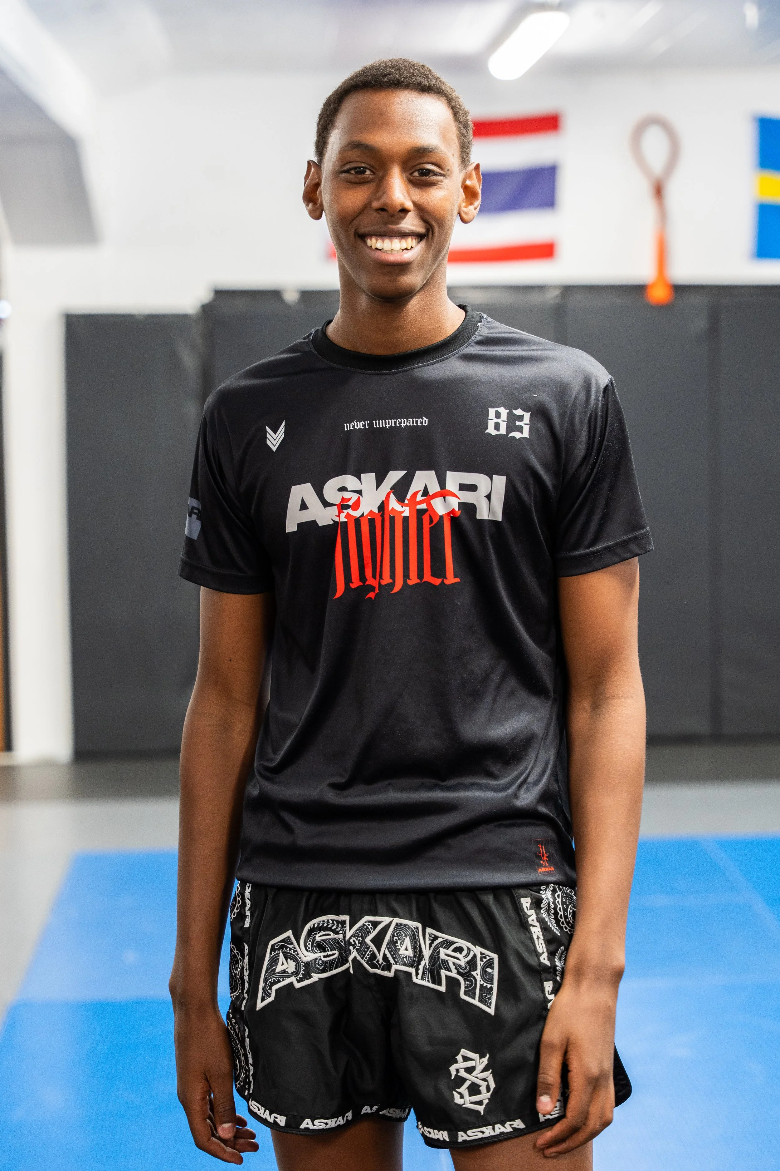 Porträtt av thaiboxningsinstruktör på Hilti Fightcenter Uppsala