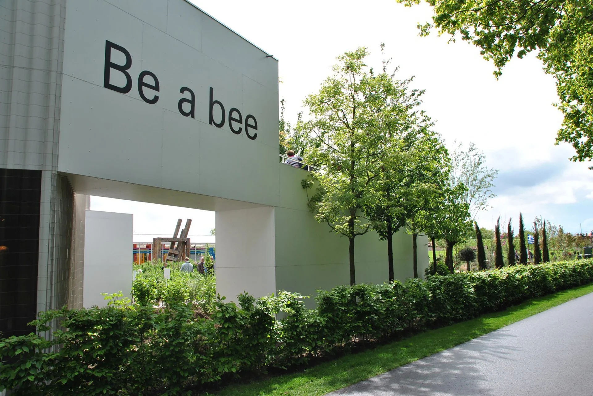 Be a bee pavillion