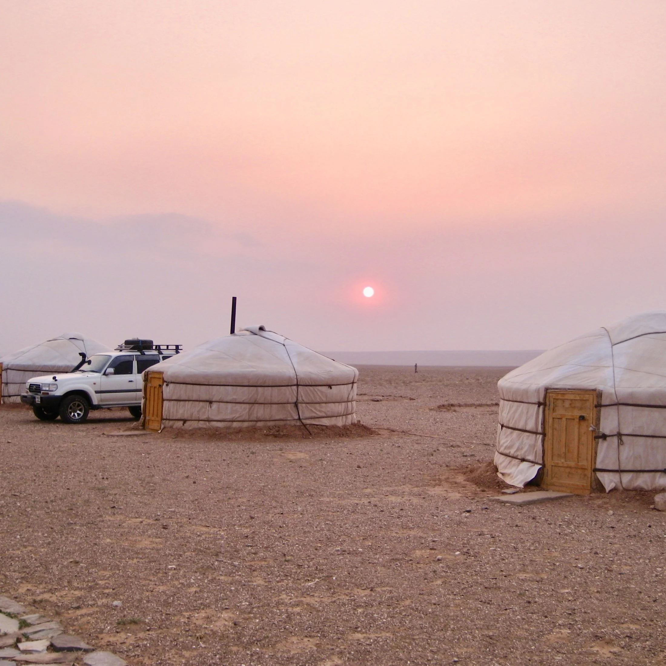 Overnight in the Gobi Desert | Léonce Lemmens.jpg