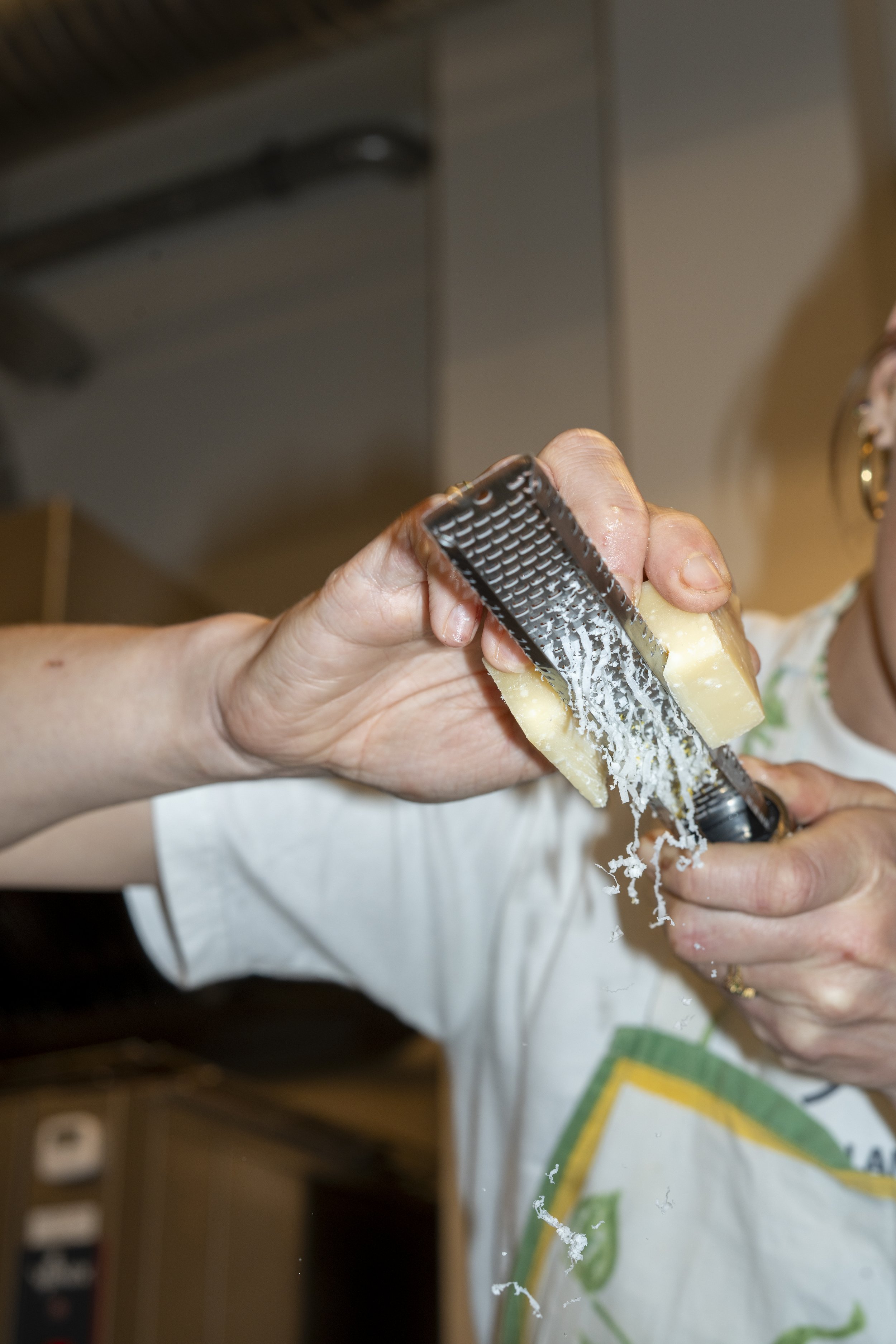 Préparation d'un plat en cuisine