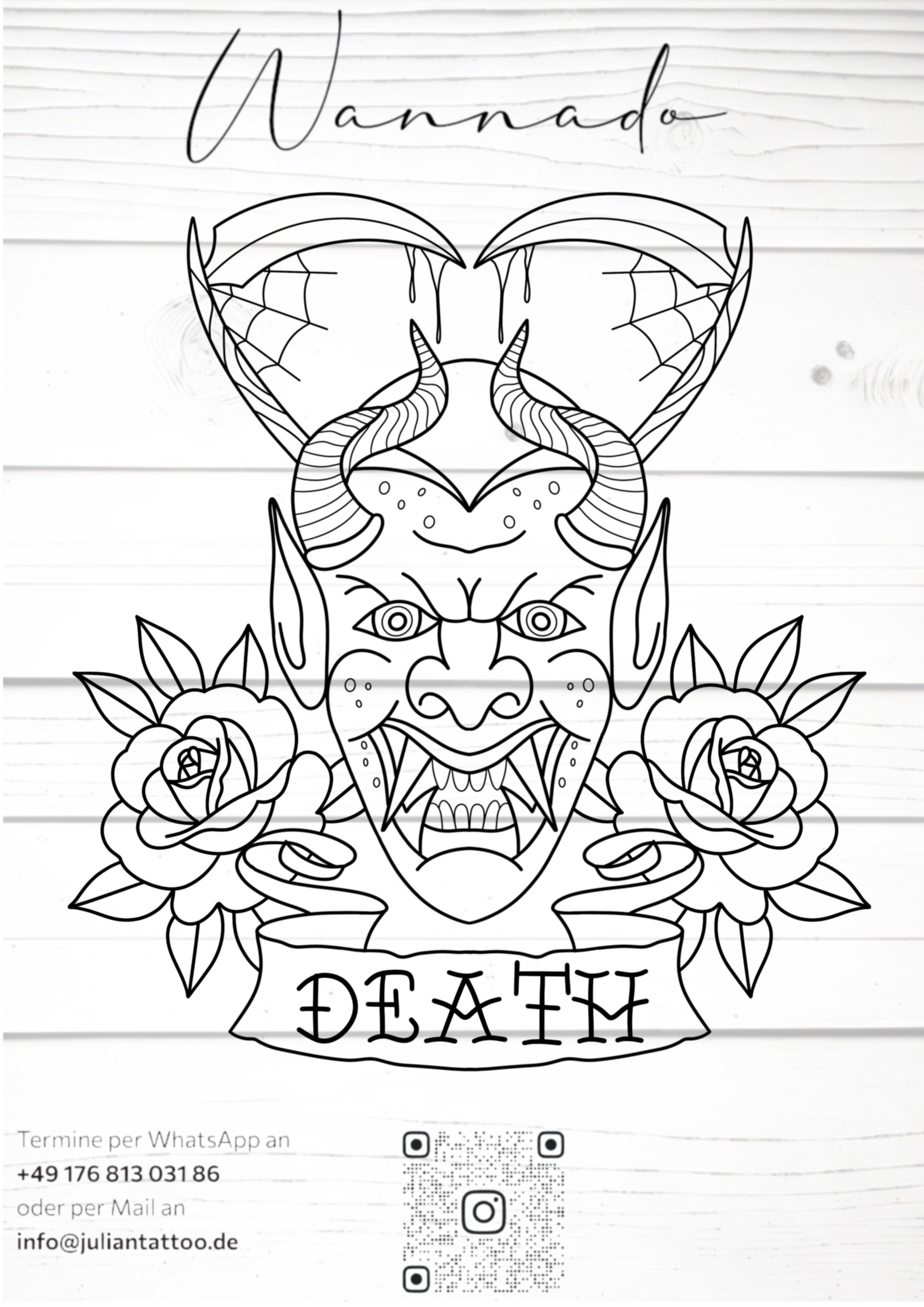 Schwarz-weiß-Tätowierungsdesign eines Dämonengesichtes mit Hörnern, Flammen, Rosen und Spinnenwebmustern, mit der deutschen Aufschrift 'DEATH' darunter.
