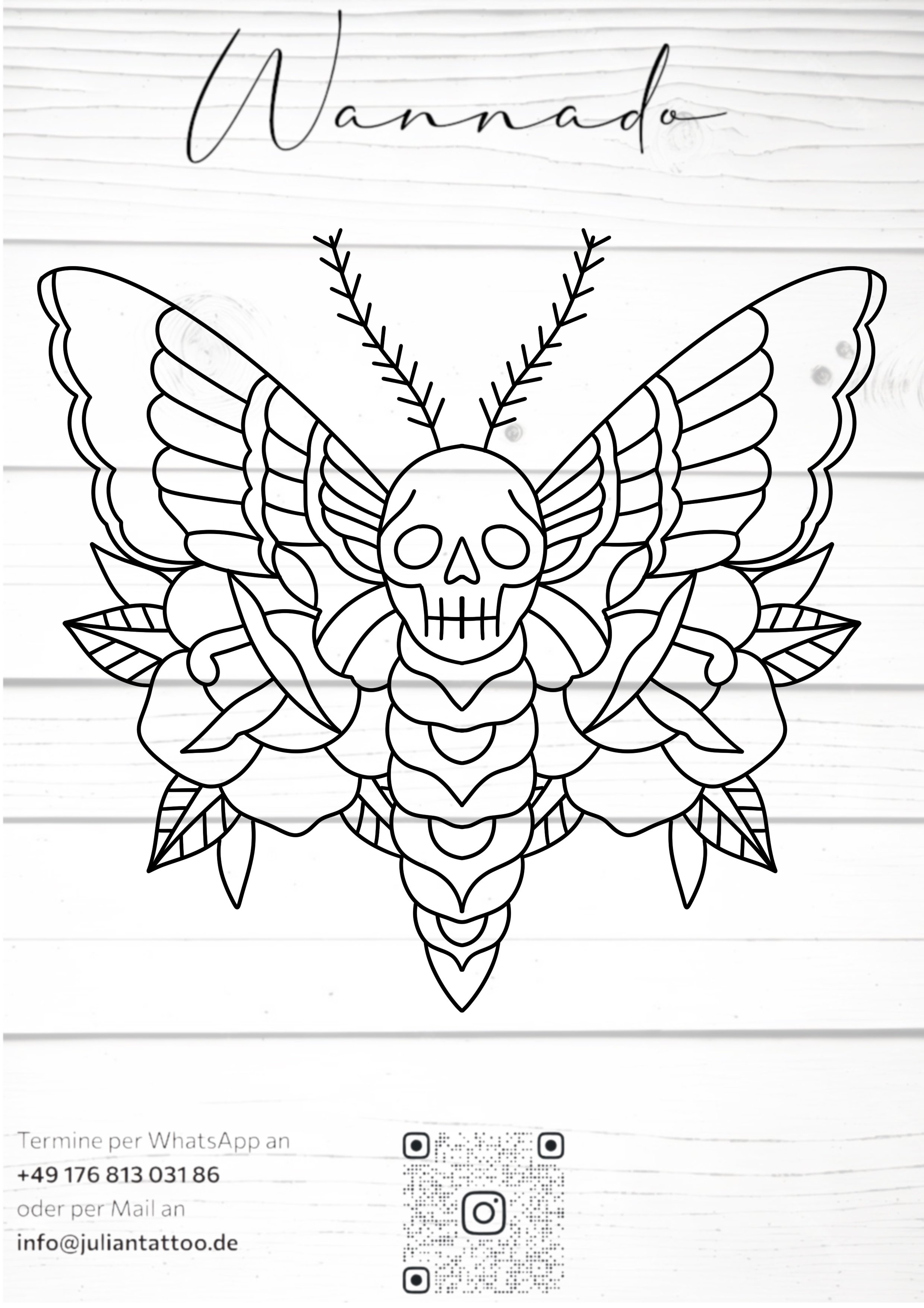 Schwarz-weiße Malvorlage eines Totenkopfes mit Schmetterlingsflügeln und Blättern, darüber der Name 'Wannado' in eleganter Schrift, im unteren Bereich Kontaktinformationen.
